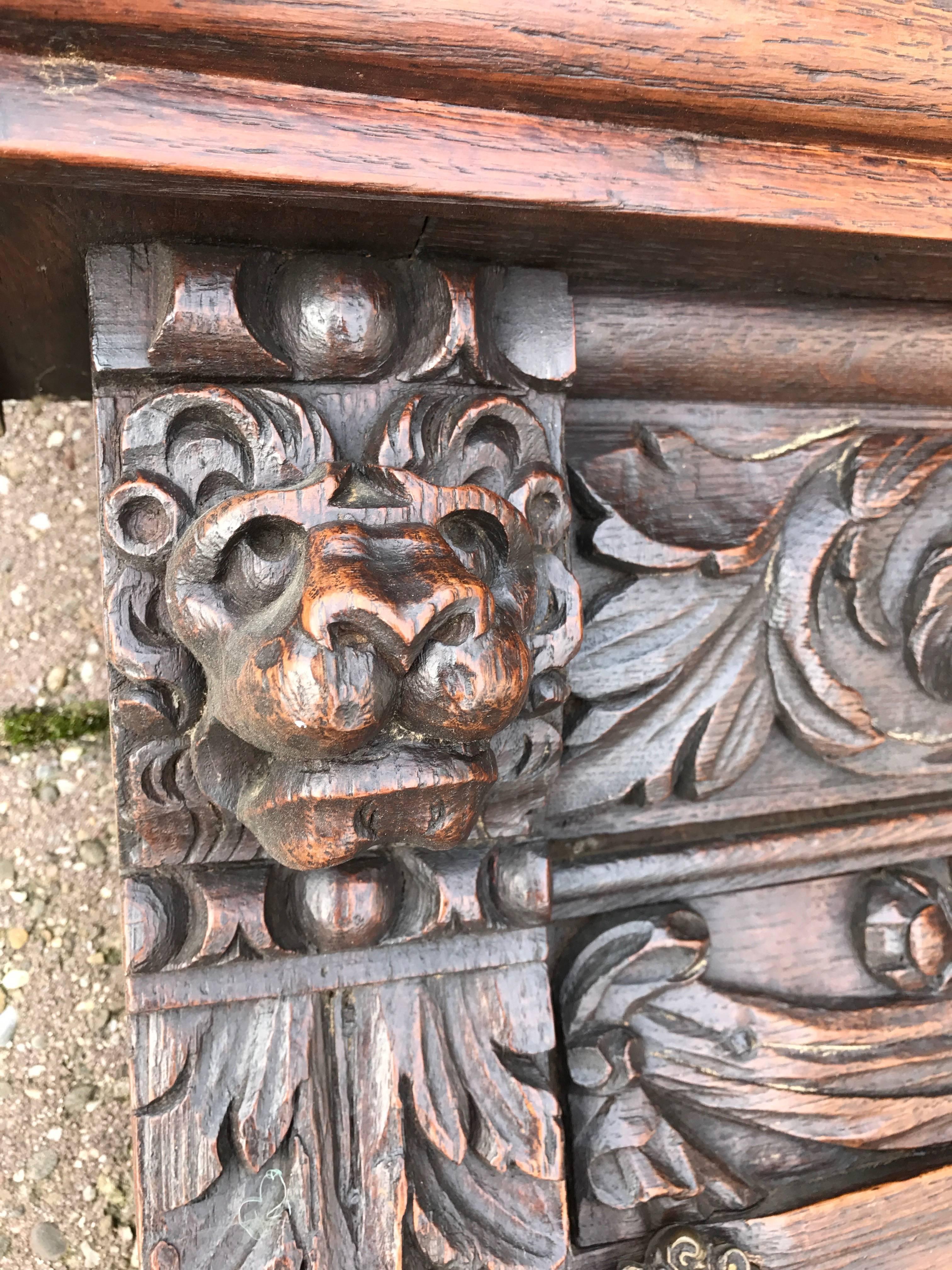 Large late18th Century Carved Oak and Cast Bronze Lion Wall Coat Rack 1