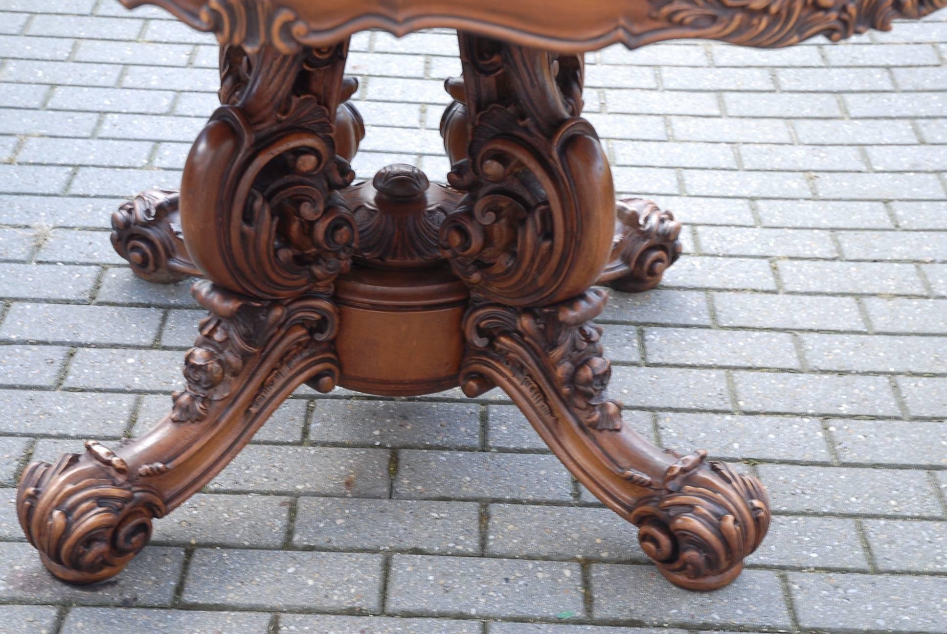 Vintage Italian Baroque Style Carved Wood Centre Table with Marquetry Inlay Top In Excellent Condition In Lisse, NL