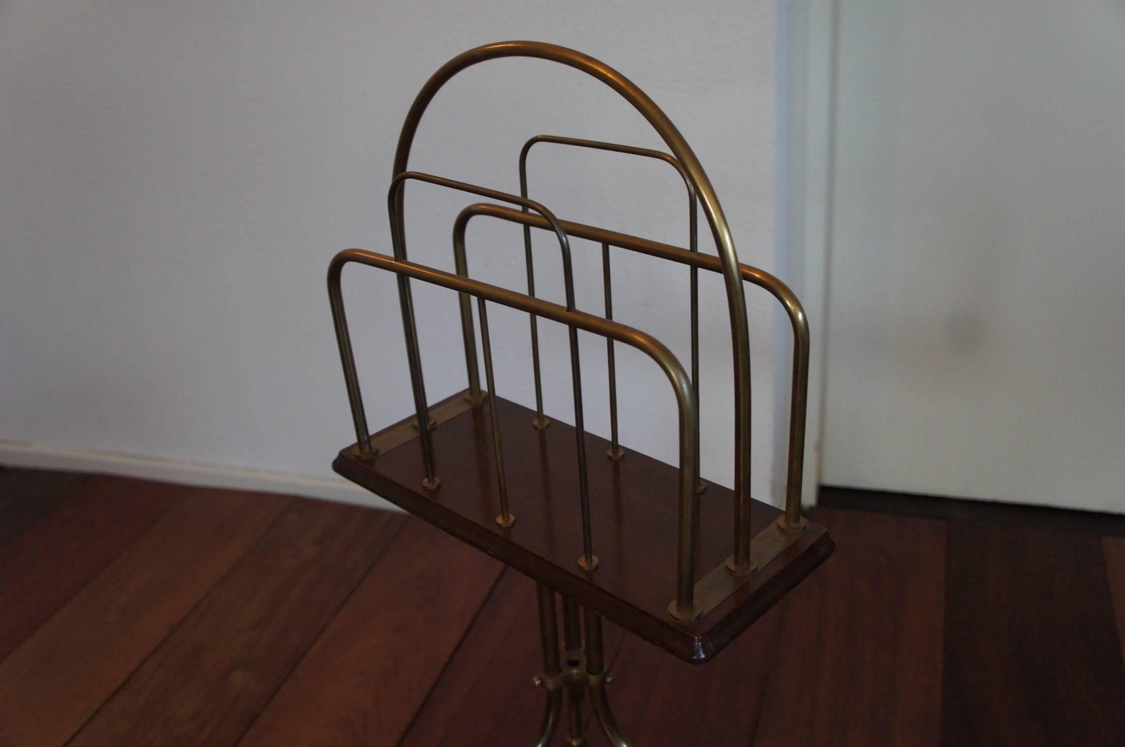 Edwardian Early 20th Century Brass and Wood Rotating Magazine Stand or Rack, circa 1910