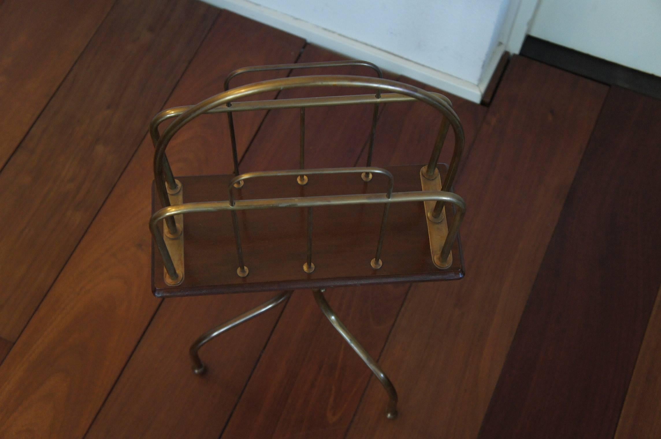 Early 20th Century Brass and Wood Rotating Magazine Stand or Rack, circa 1910 1