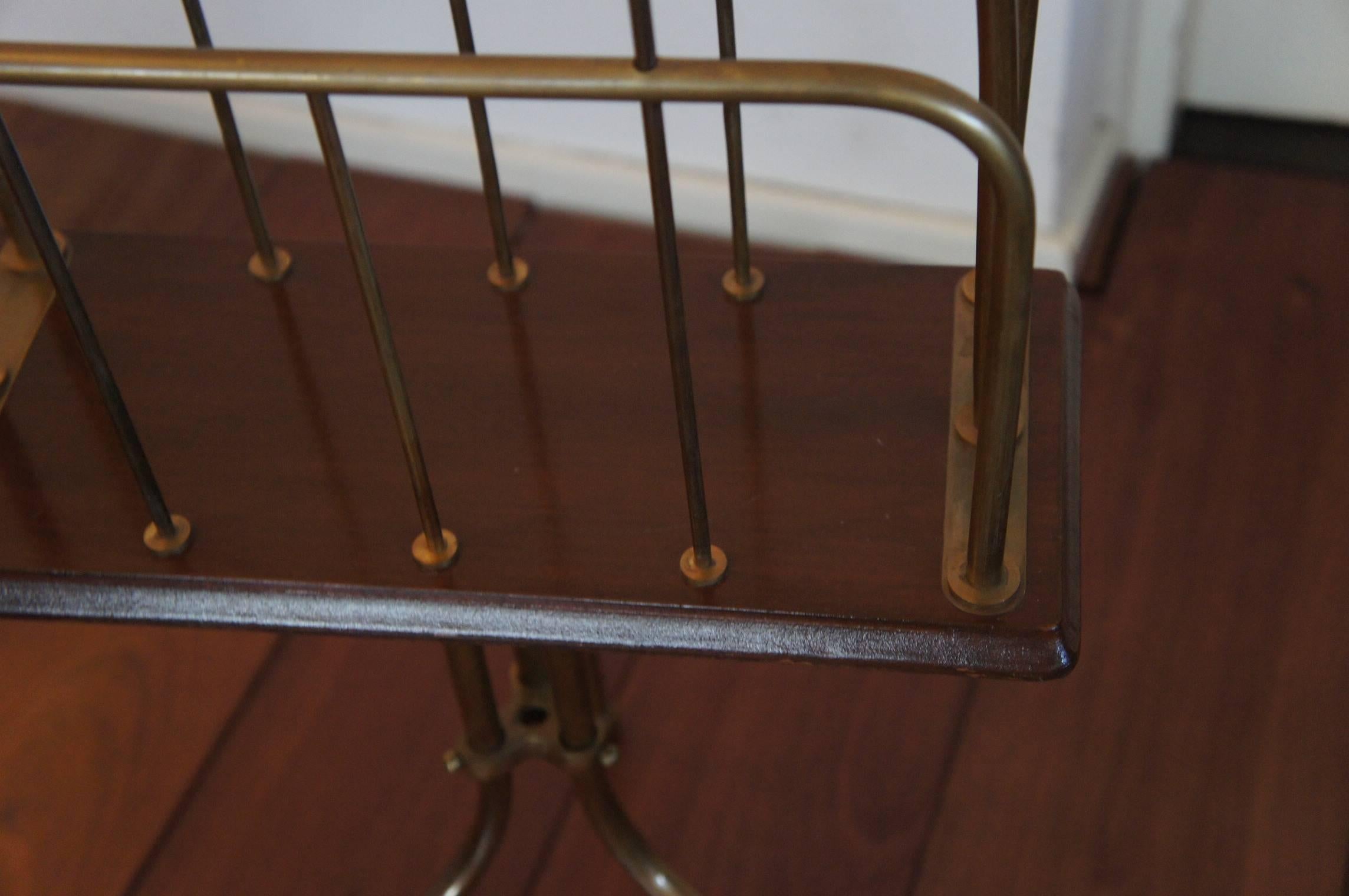 Early 20th Century Brass and Wood Rotating Magazine Stand or Rack, circa 1910 2