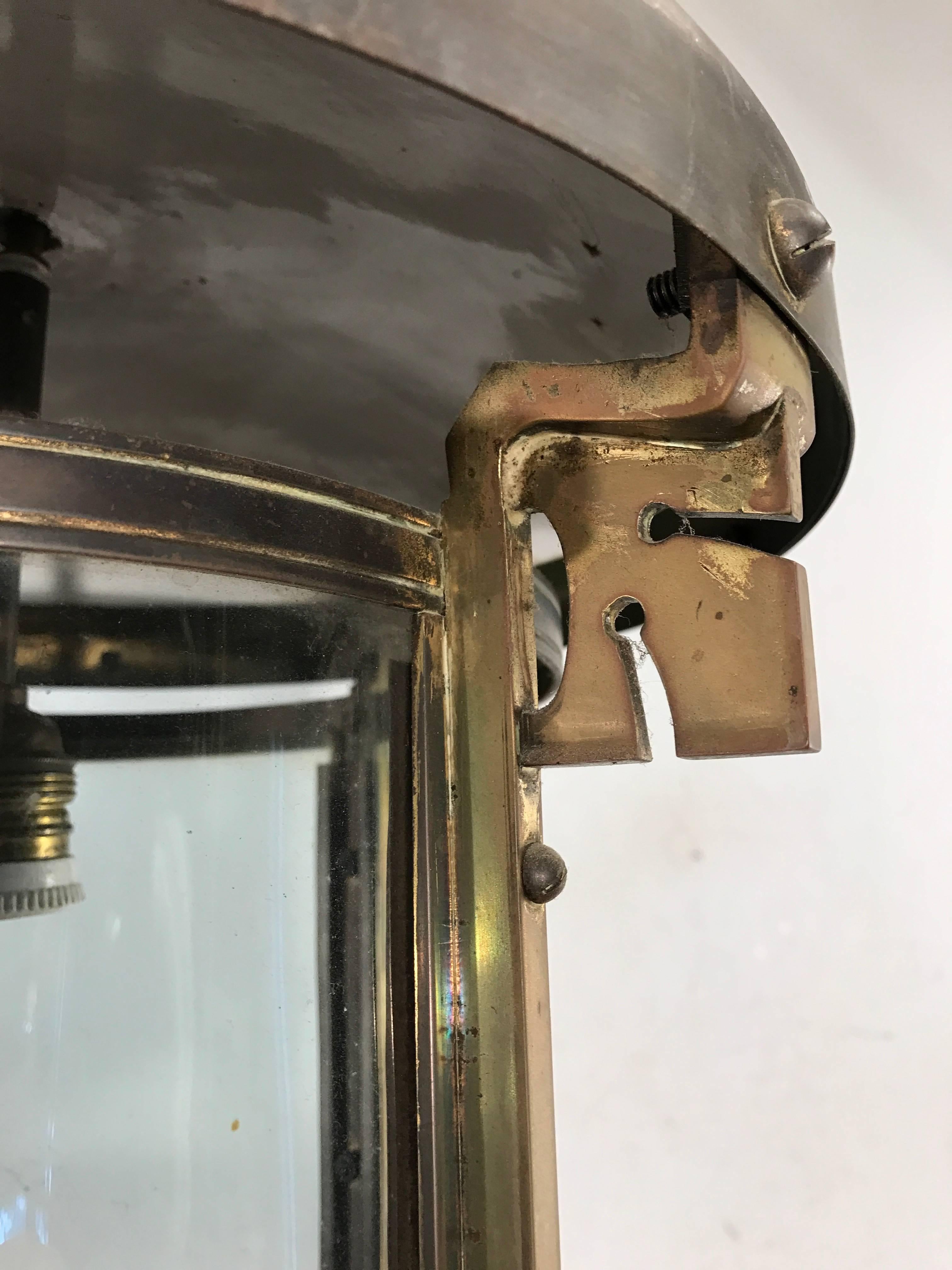 Européen Grande lampe à suspension en laiton et cuivre de l'époque Jugendstil Arts & Crafts, Lanterne en vente