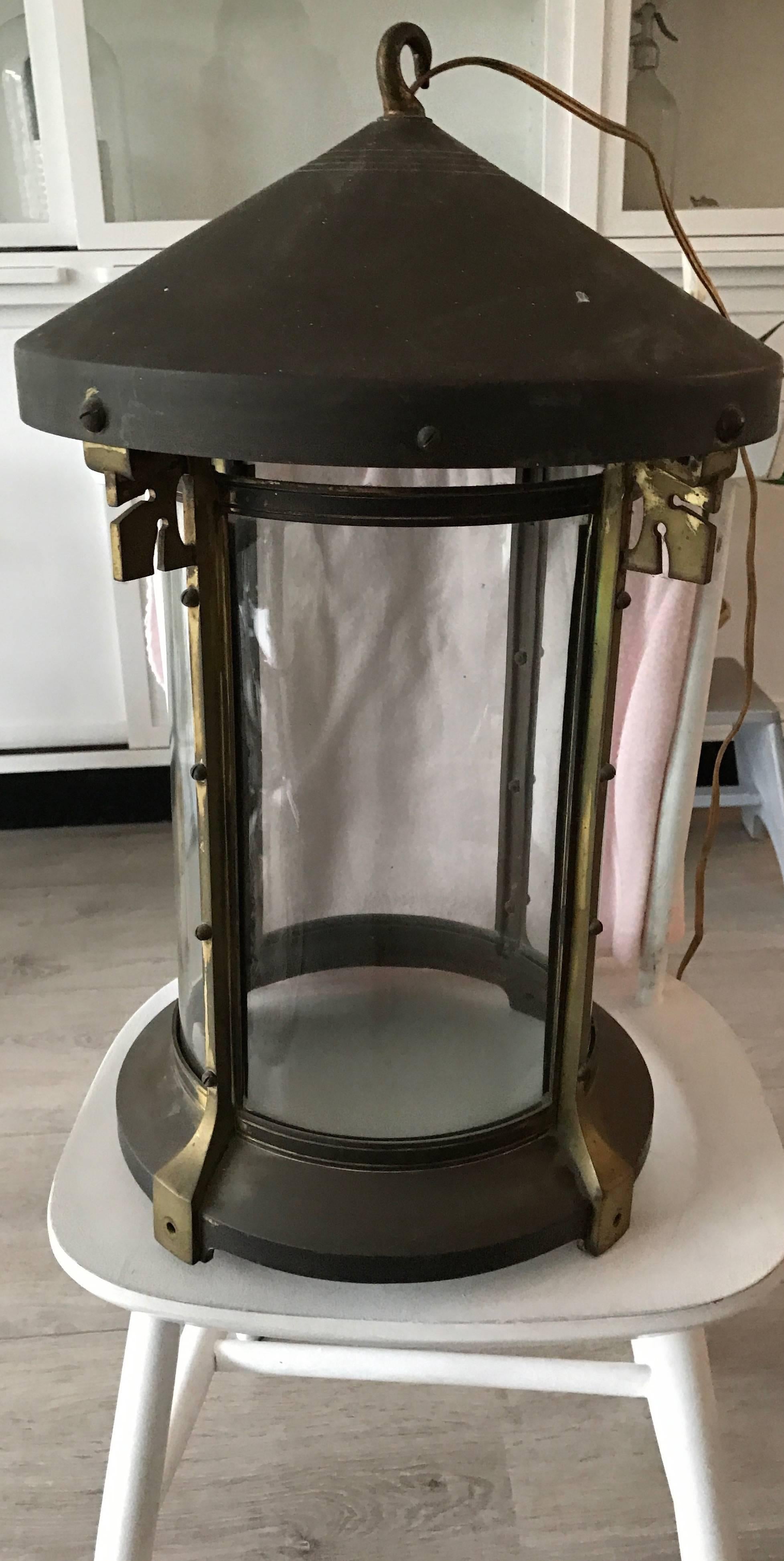 Verre Grande lampe à suspension en laiton et cuivre de l'époque Jugendstil Arts & Crafts, Lanterne en vente