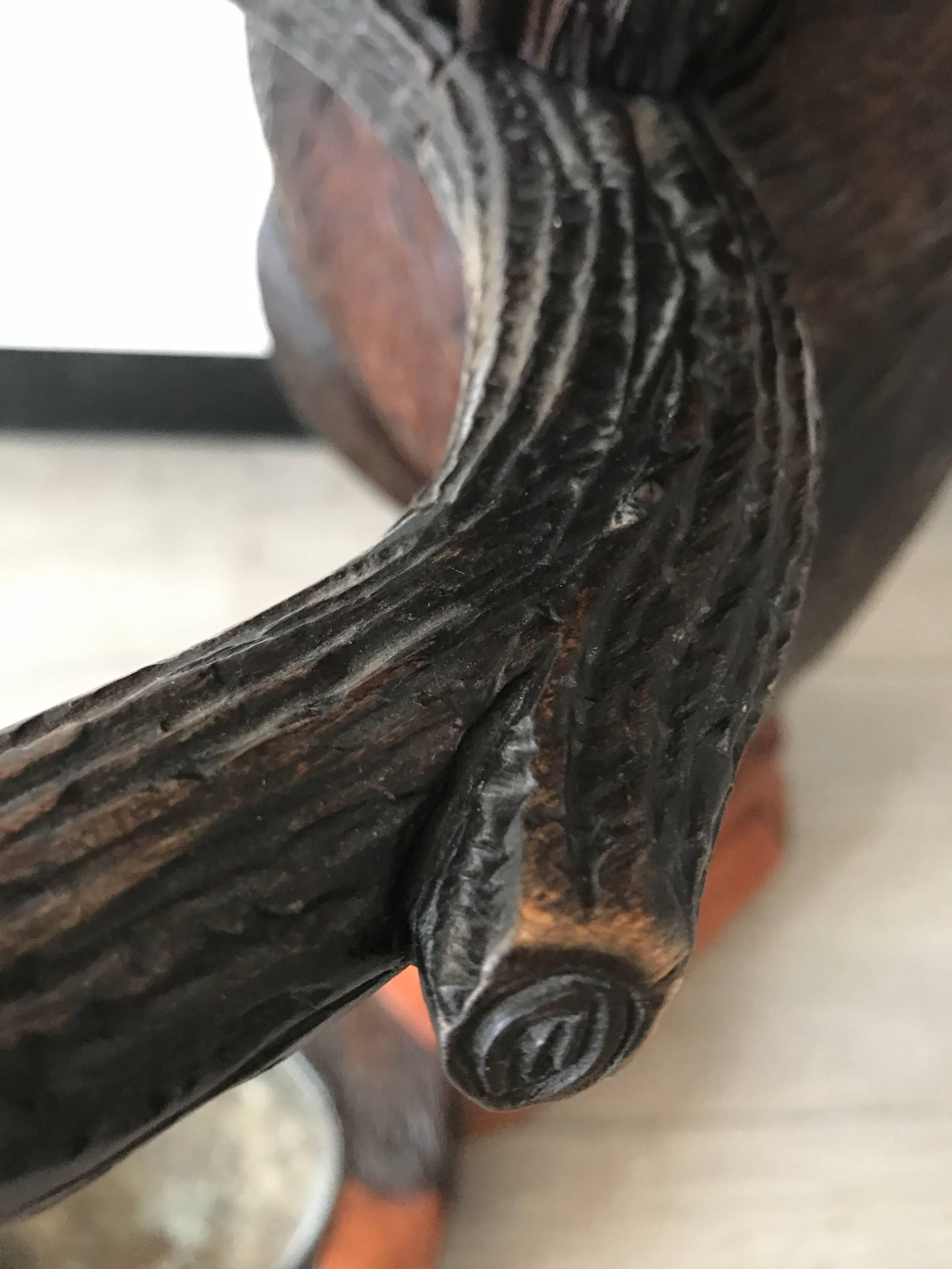 Porte-parapluies et support ancien ours de la Forêt-Noire en bois sculpté à la main et de grande taille Bon état - En vente à Lisse, NL