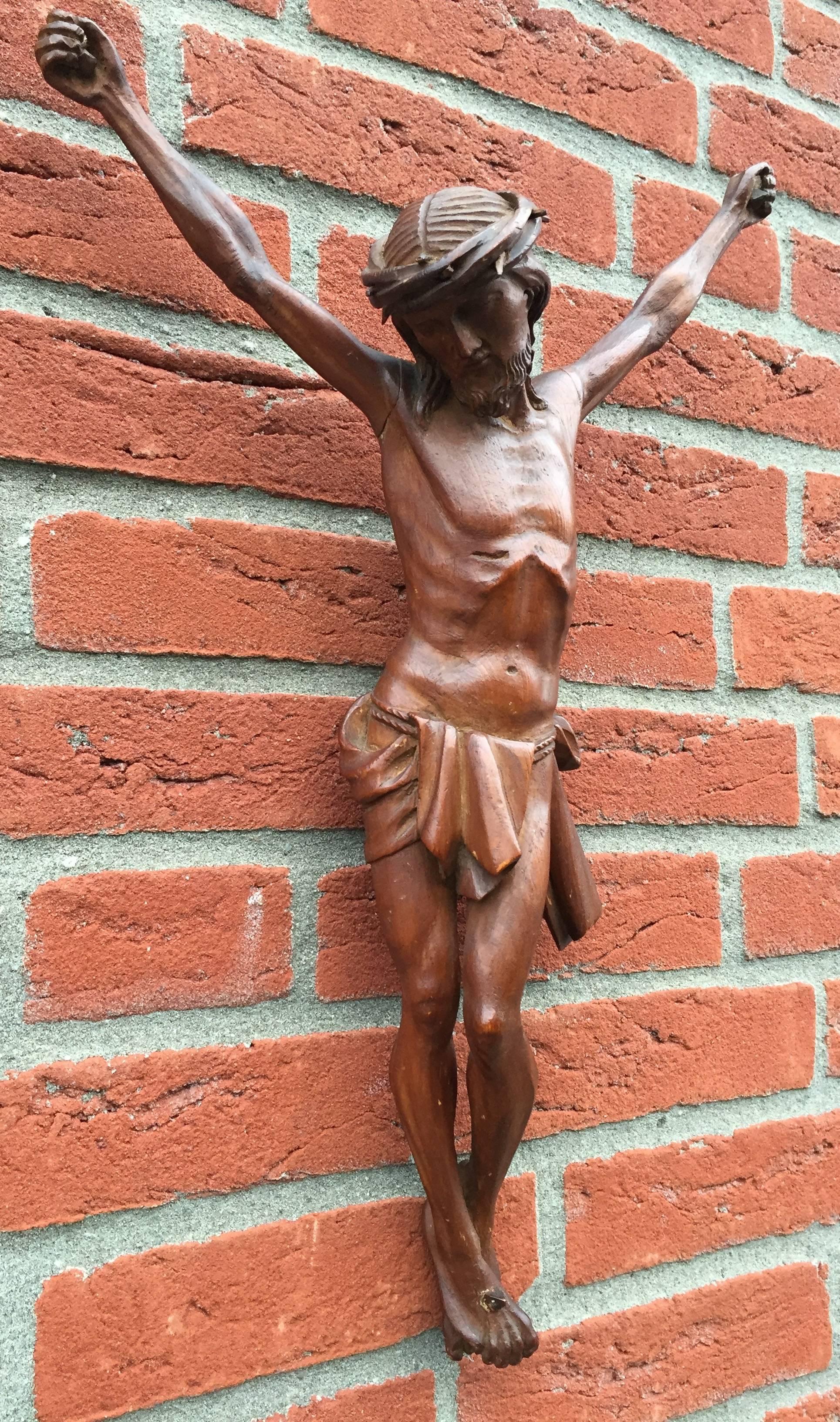 Early 1900s Quality Hand-Carved Wooden Corpus of Christ for Wall Mounting 5