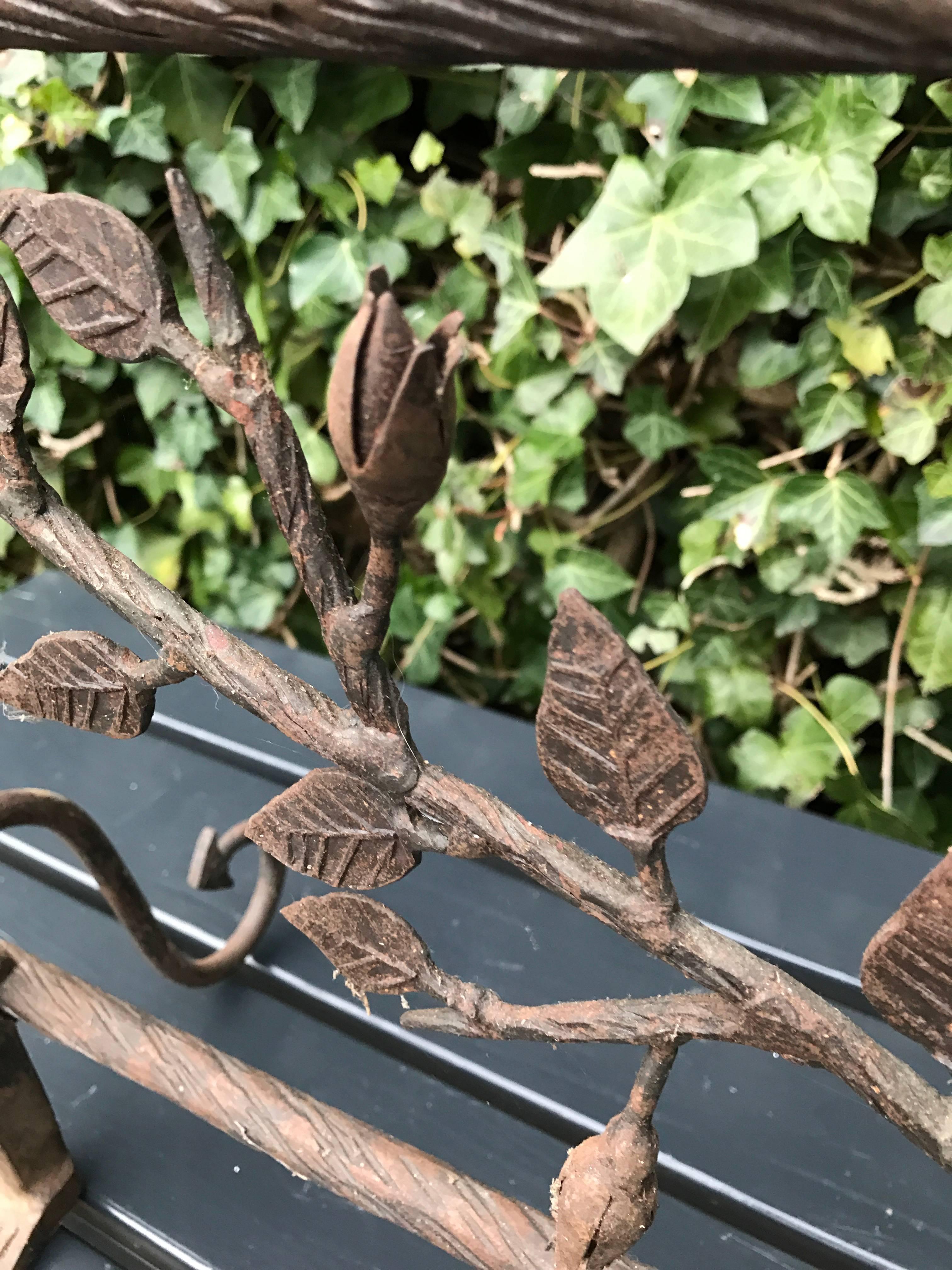 Early 1900 Forged in Fire Wrought Iron Fireplace Screen or Rack with Dragons In Excellent Condition In Lisse, NL