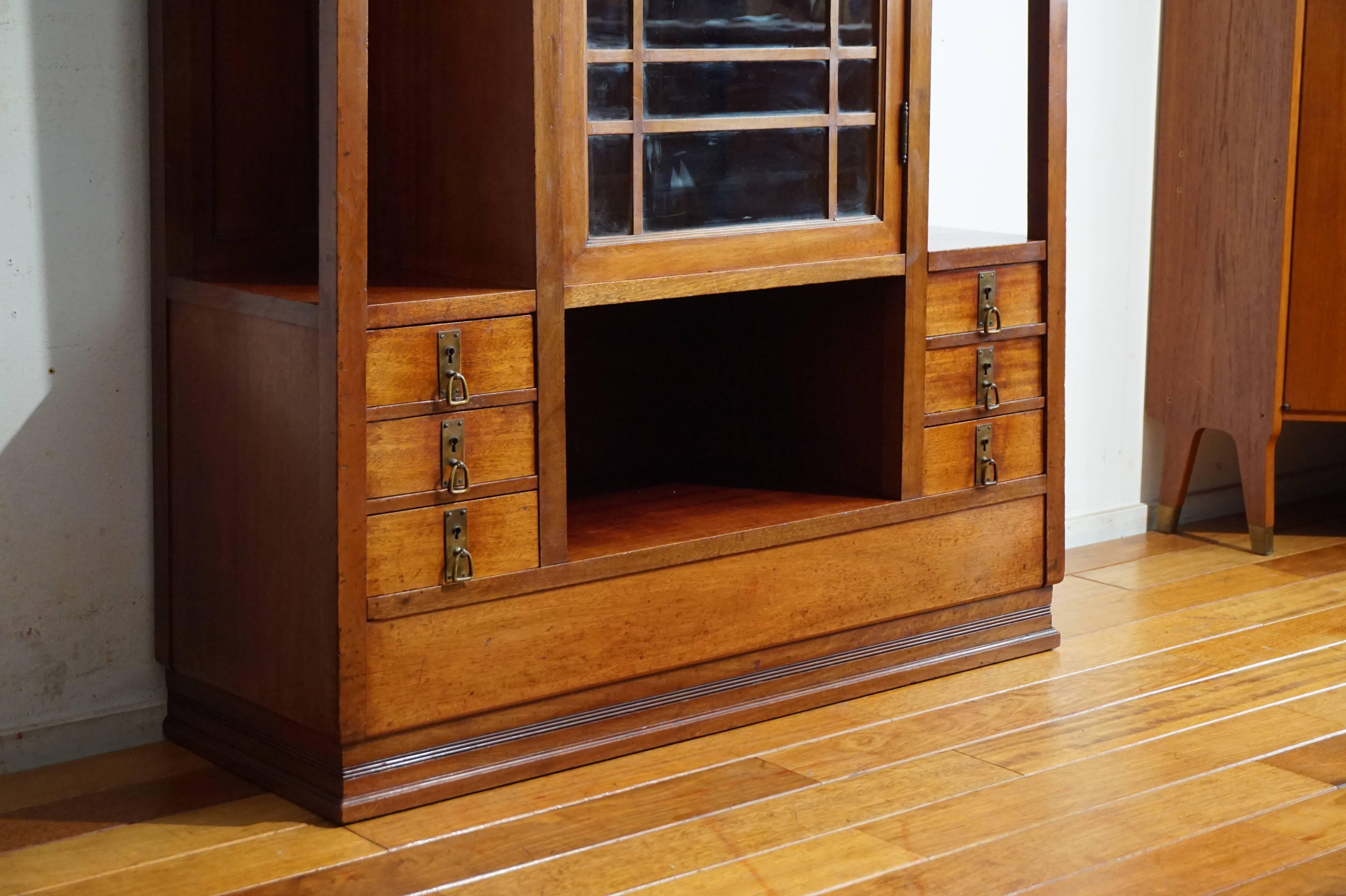 Dutch Early 20th Century Art Nouveau Display Cabinet with Drawers and Pilars for Vases