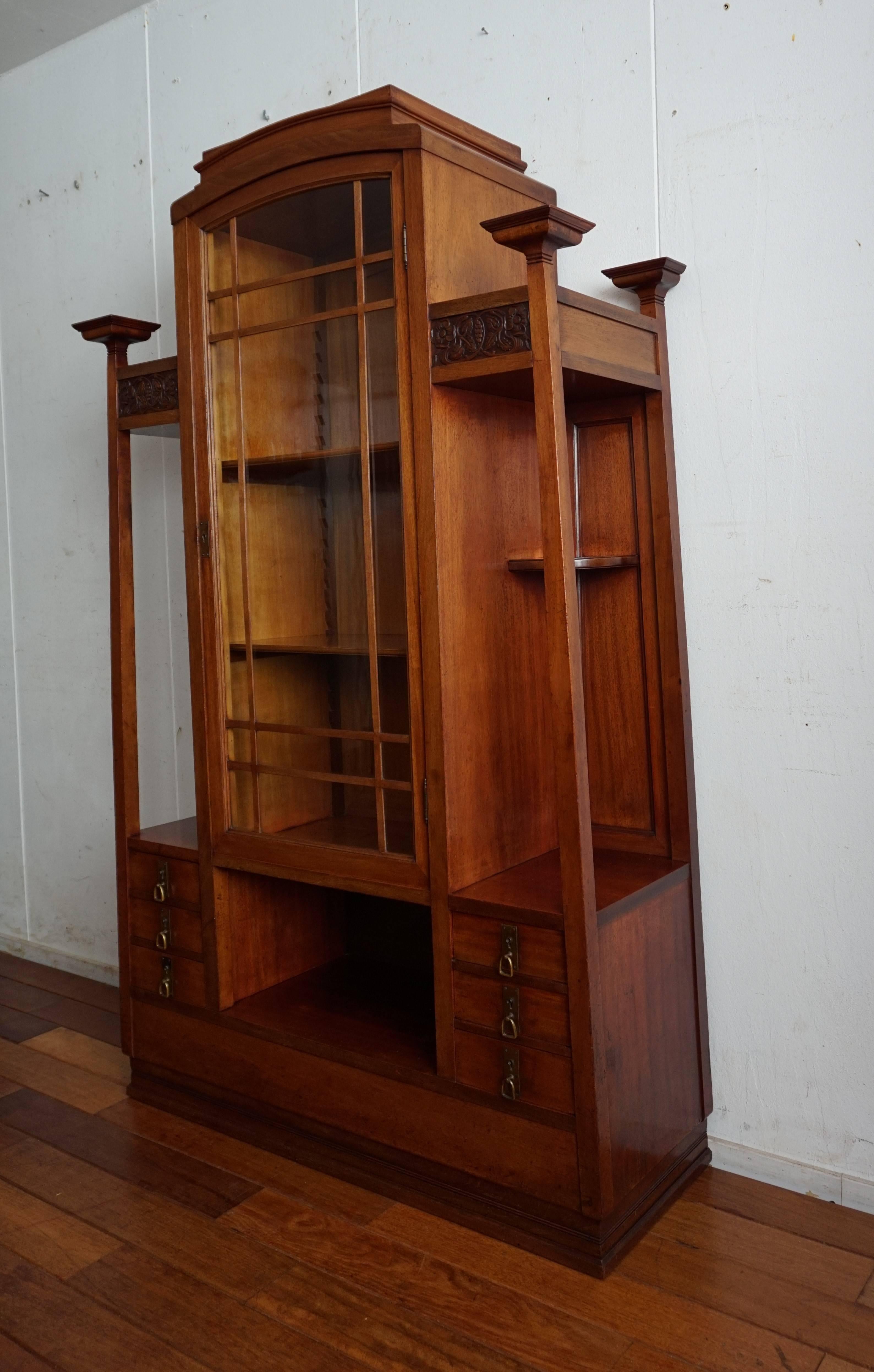 Mahogany Early 20th Century Art Nouveau Display Cabinet with Drawers and Pilars for Vases