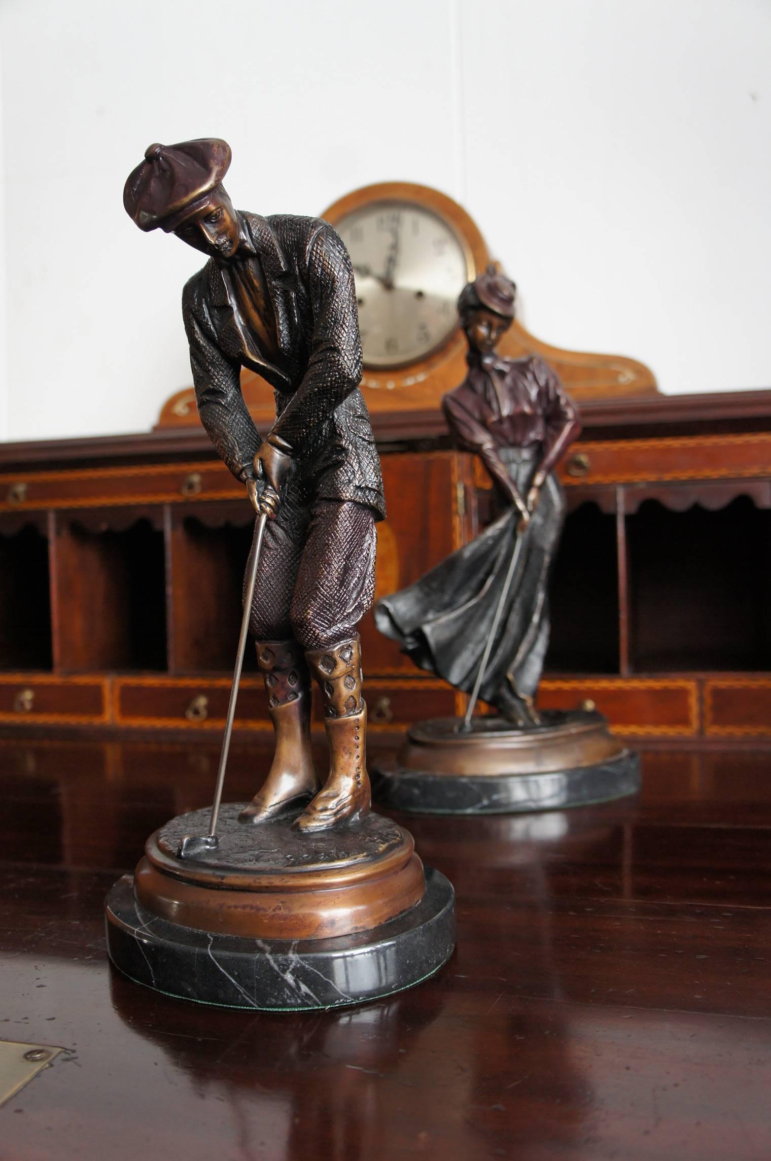 Lovely pair of bronze golfplayers on a marble base.

This vintage pair of patinated bronze golf players is in excellent condition. They seem to be preparing for their round on the practice green. Their vintage 1920's outfit makes them extra stylish