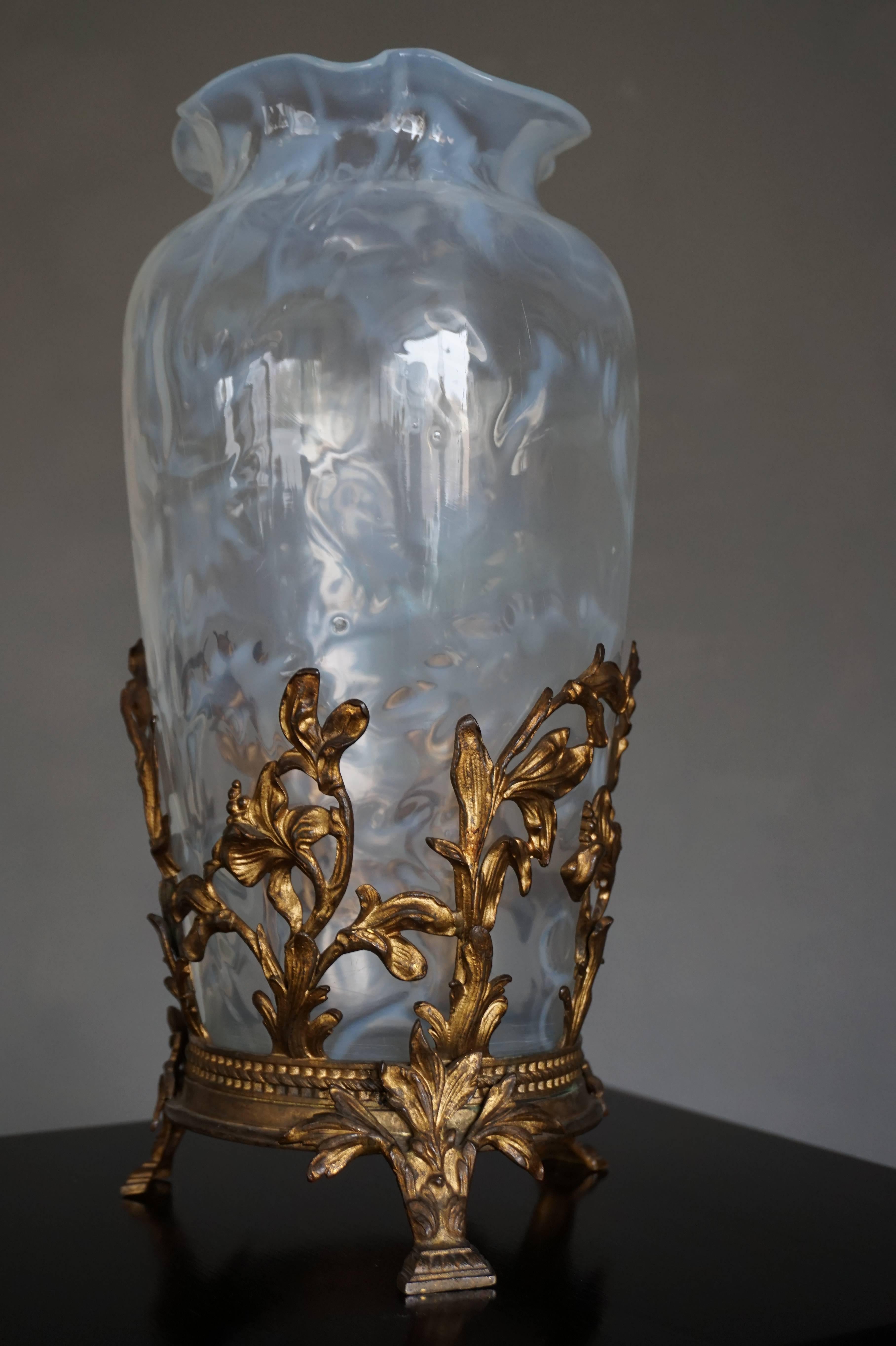 Antique Art Nouveau Iridescent Glass Vase Amazing Design with a Gilt Bronze Base 4