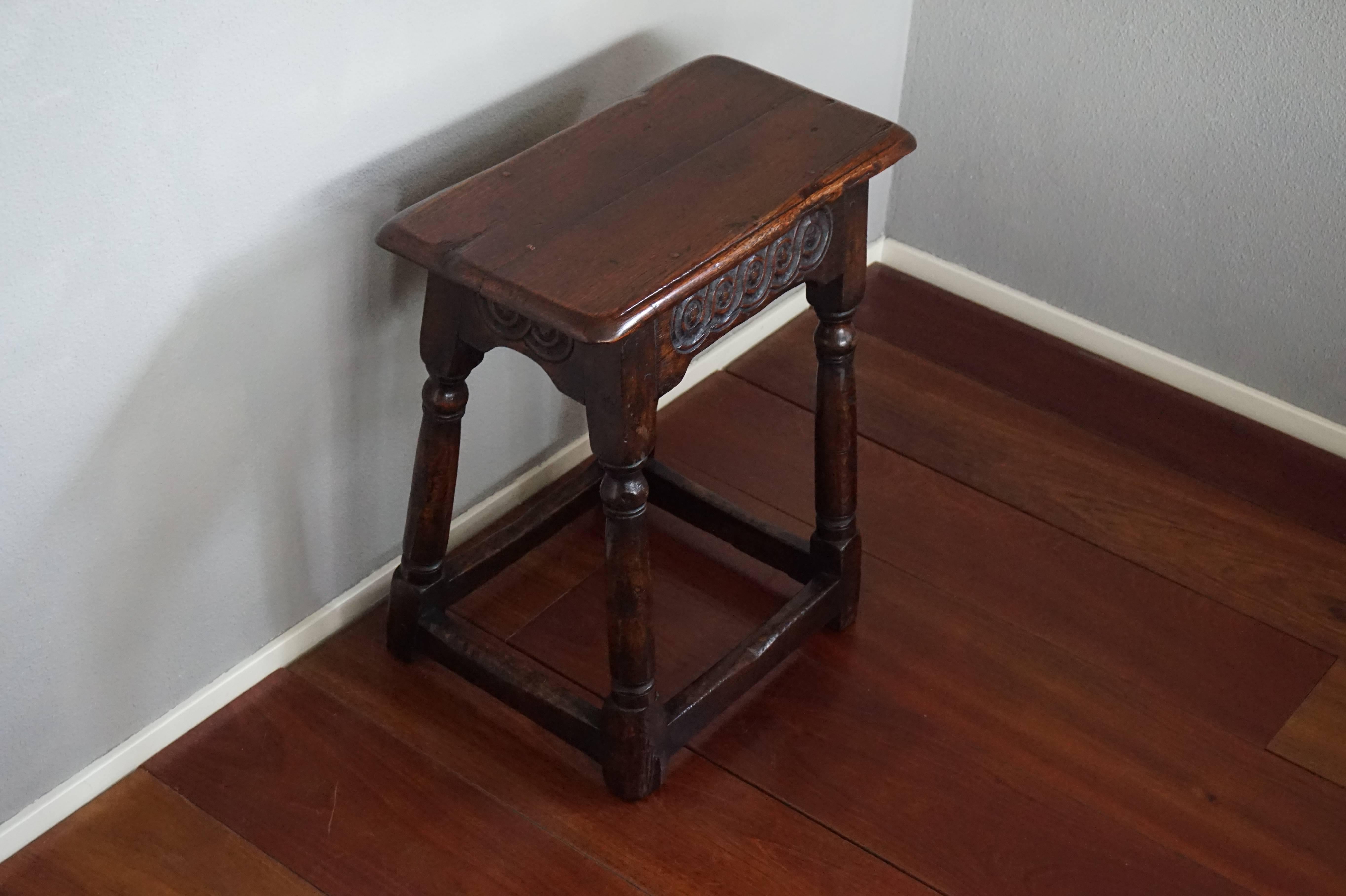 Antique Hand-Crafted and Hand Carved Solid Oak Joint Stool, circa 1800 2