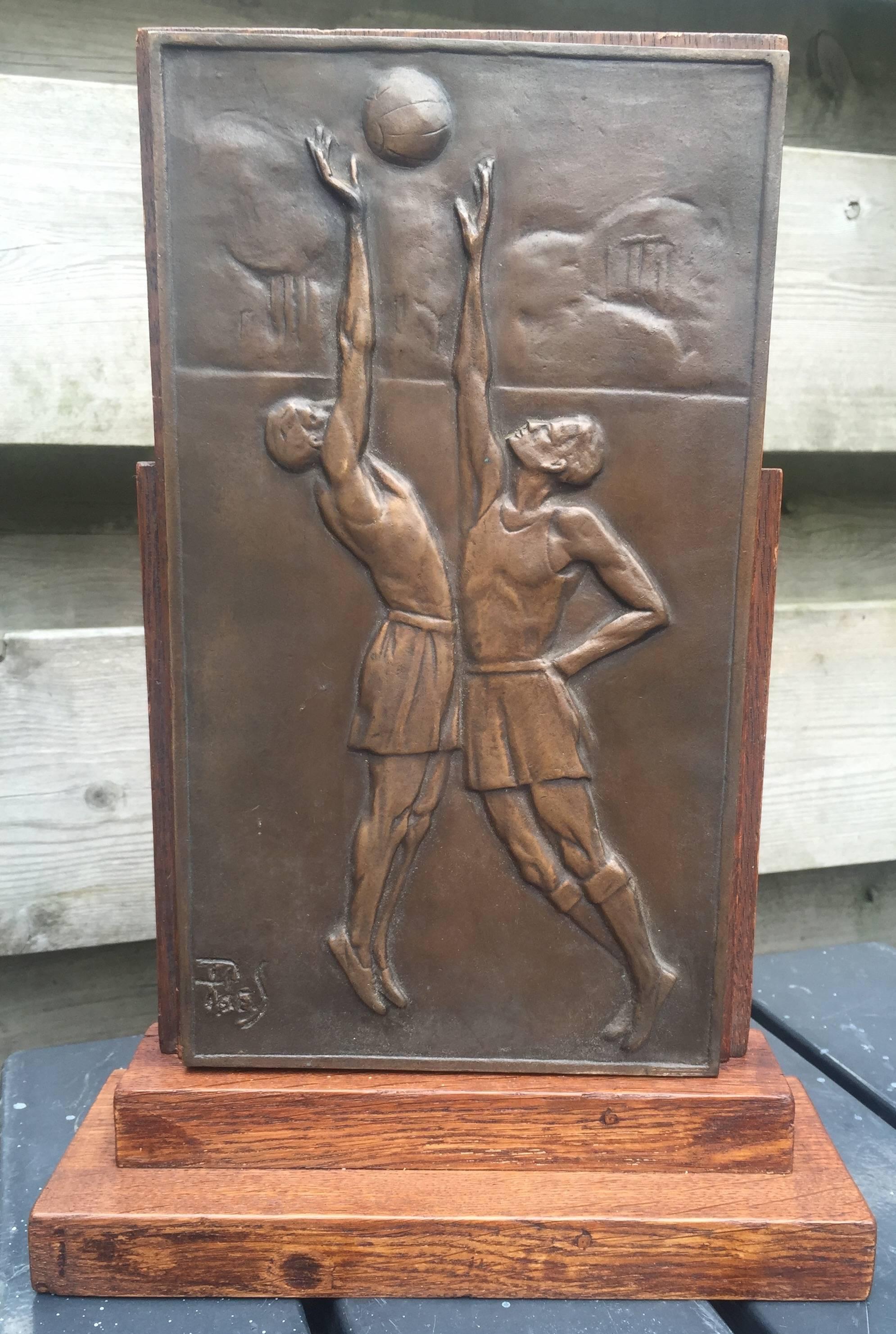 Stunning Art Deco Bronze Basketball Plaque Table or Desk Piece on Solid Oak Base In Excellent Condition In Lisse, NL