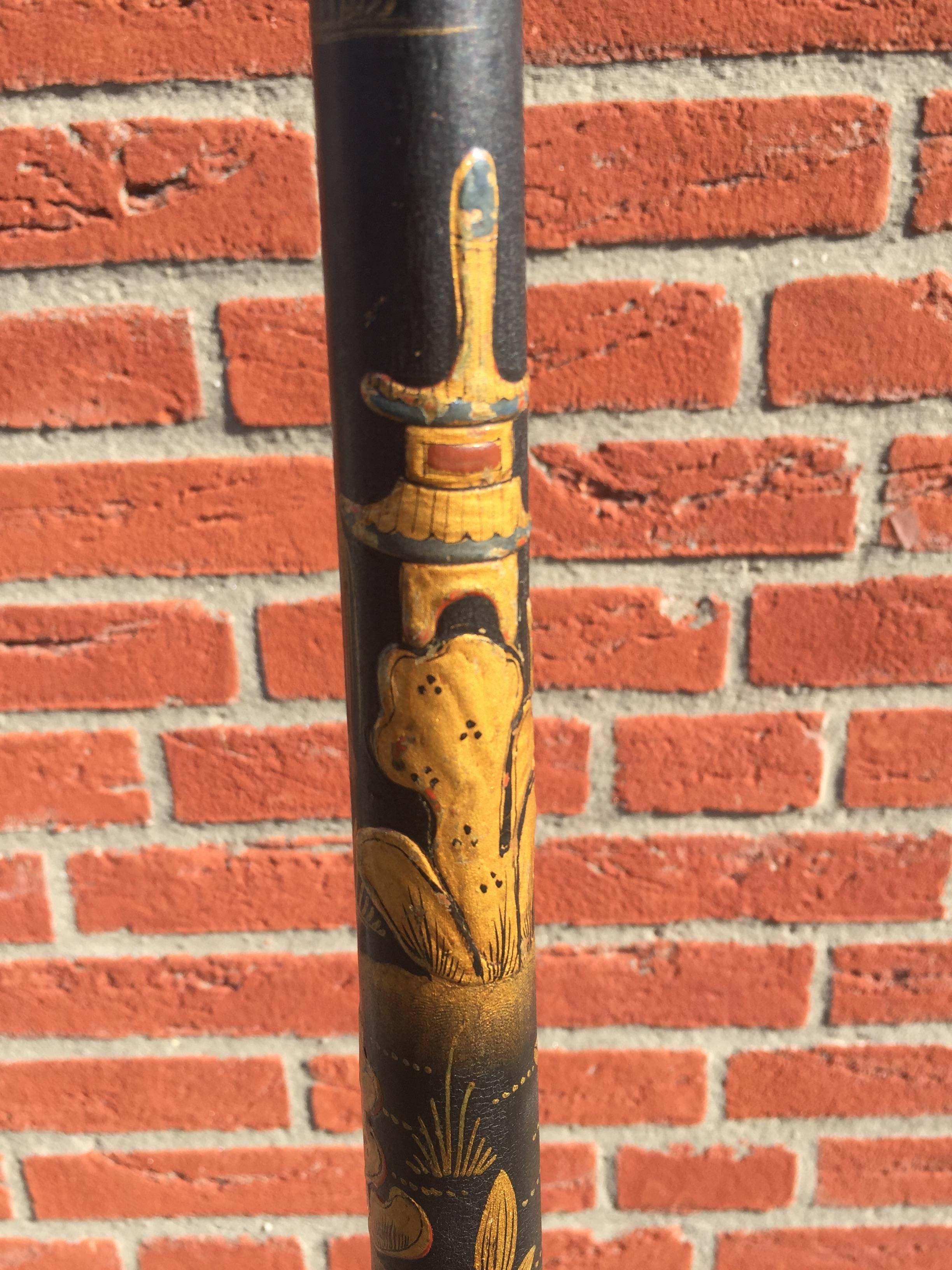 Early 1900s Wooden Chinoiserie Floor Lamp with Lacquer Decor and Chinese Motifs In Excellent Condition In Lisse, NL