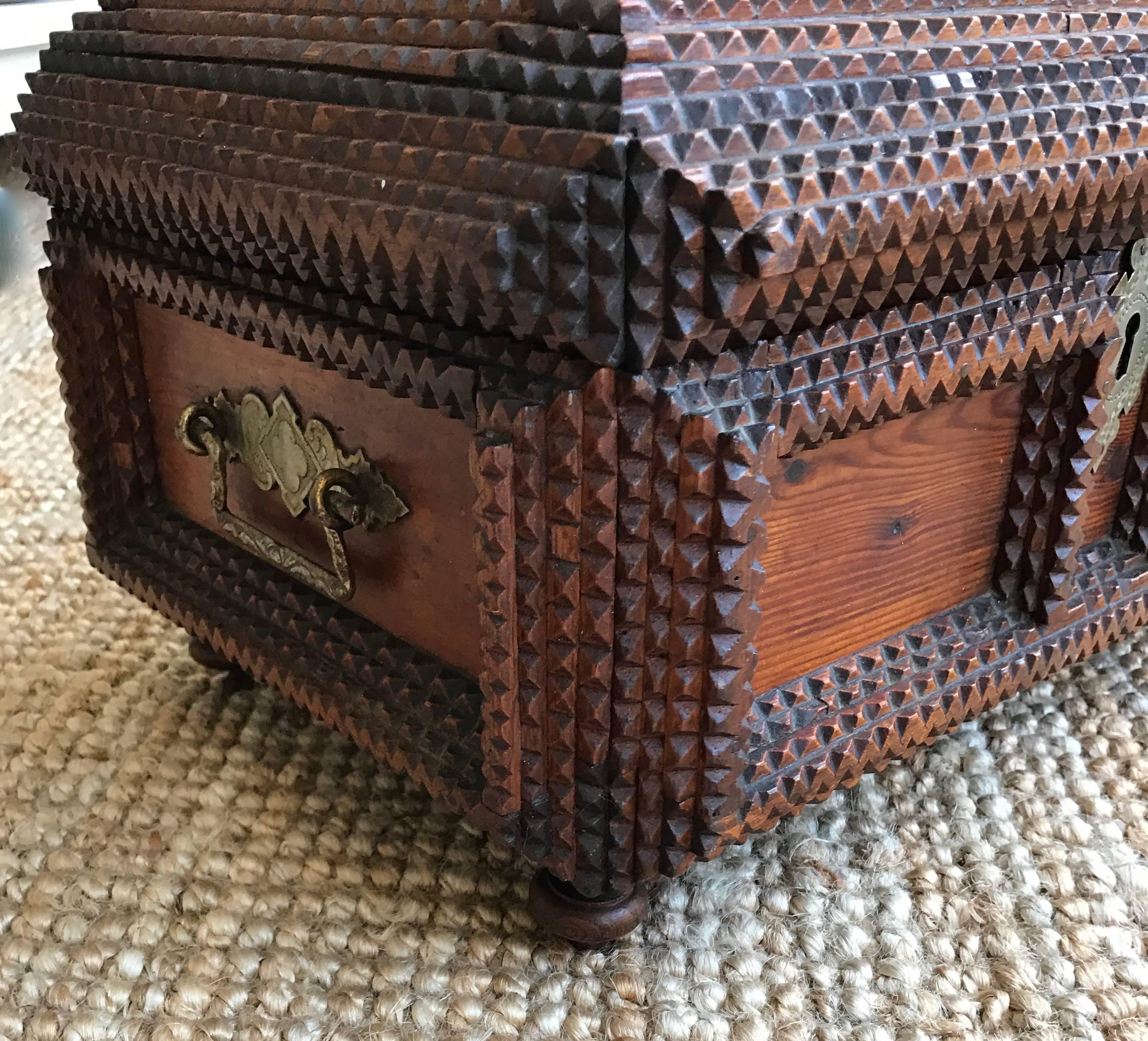 Late 19th Century Hand-Carved & Good Size Antique Folk Art Wooden Tramp Art Box 2