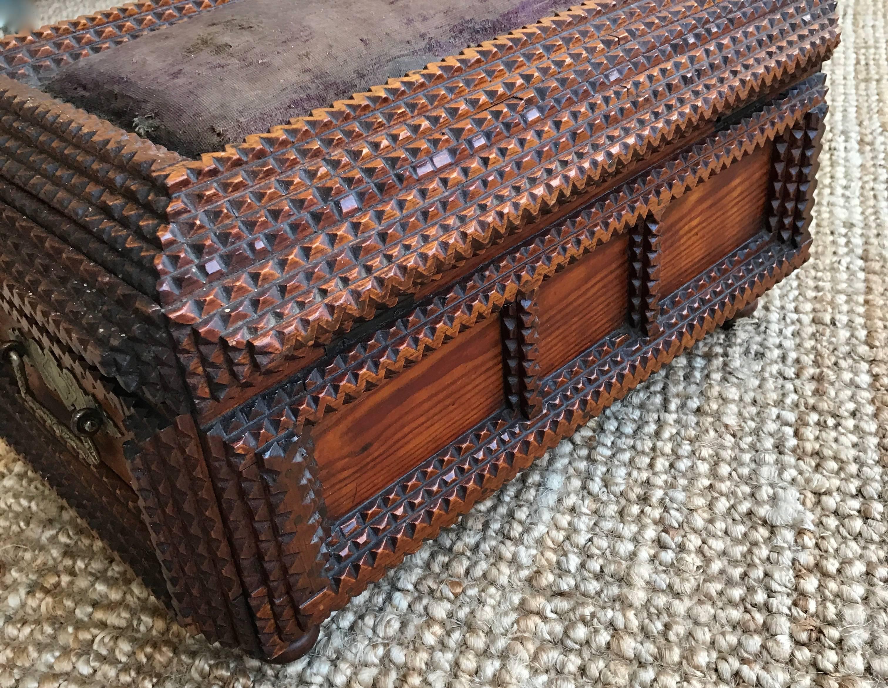 Late 19th Century Hand-Carved & Good Size Antique Folk Art Wooden Tramp Art Box 3