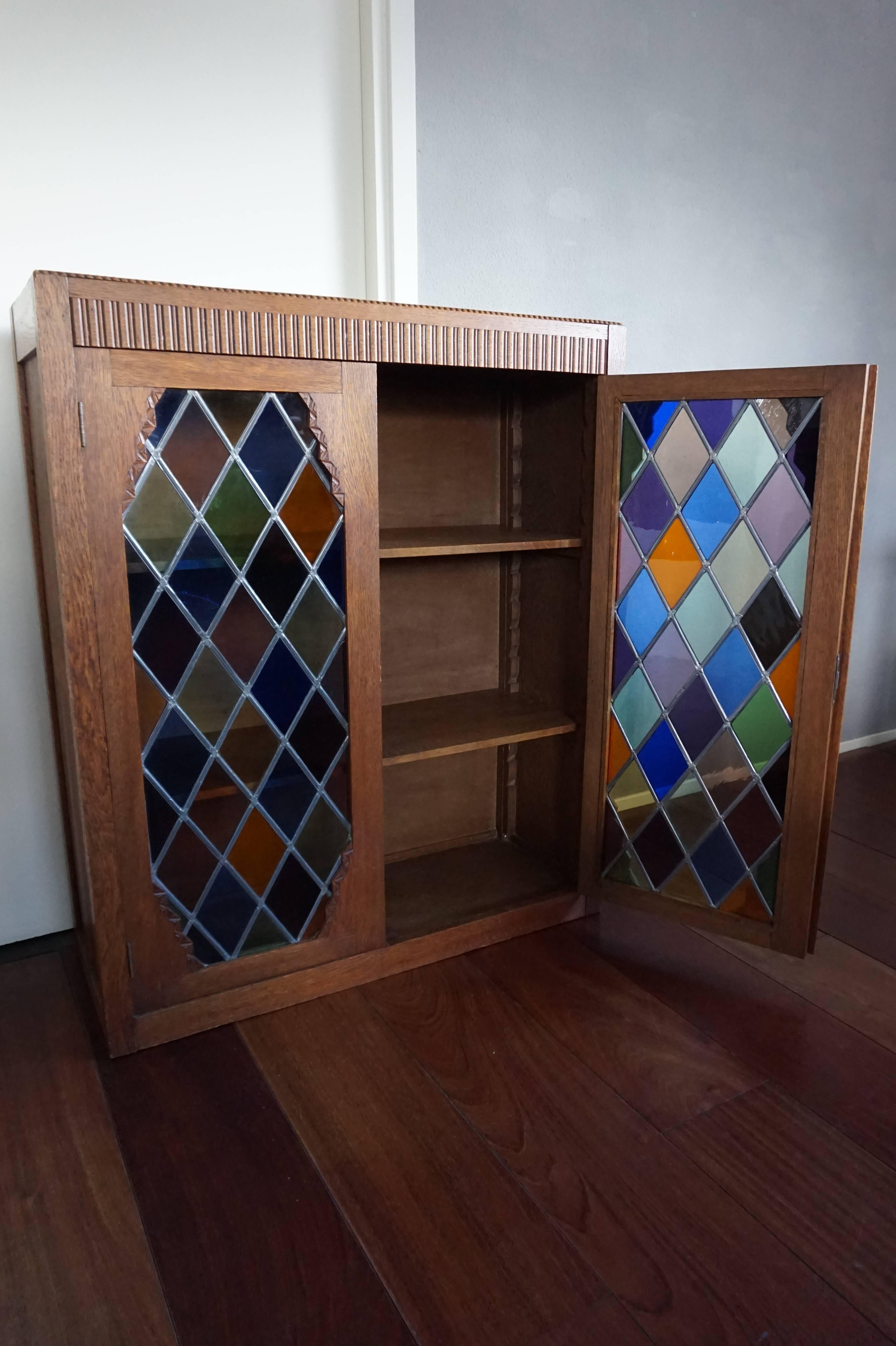Small Handcrafted Art Deco 1930s Bookcase with Stunning Stained Glass Windows In Excellent Condition In Lisse, NL