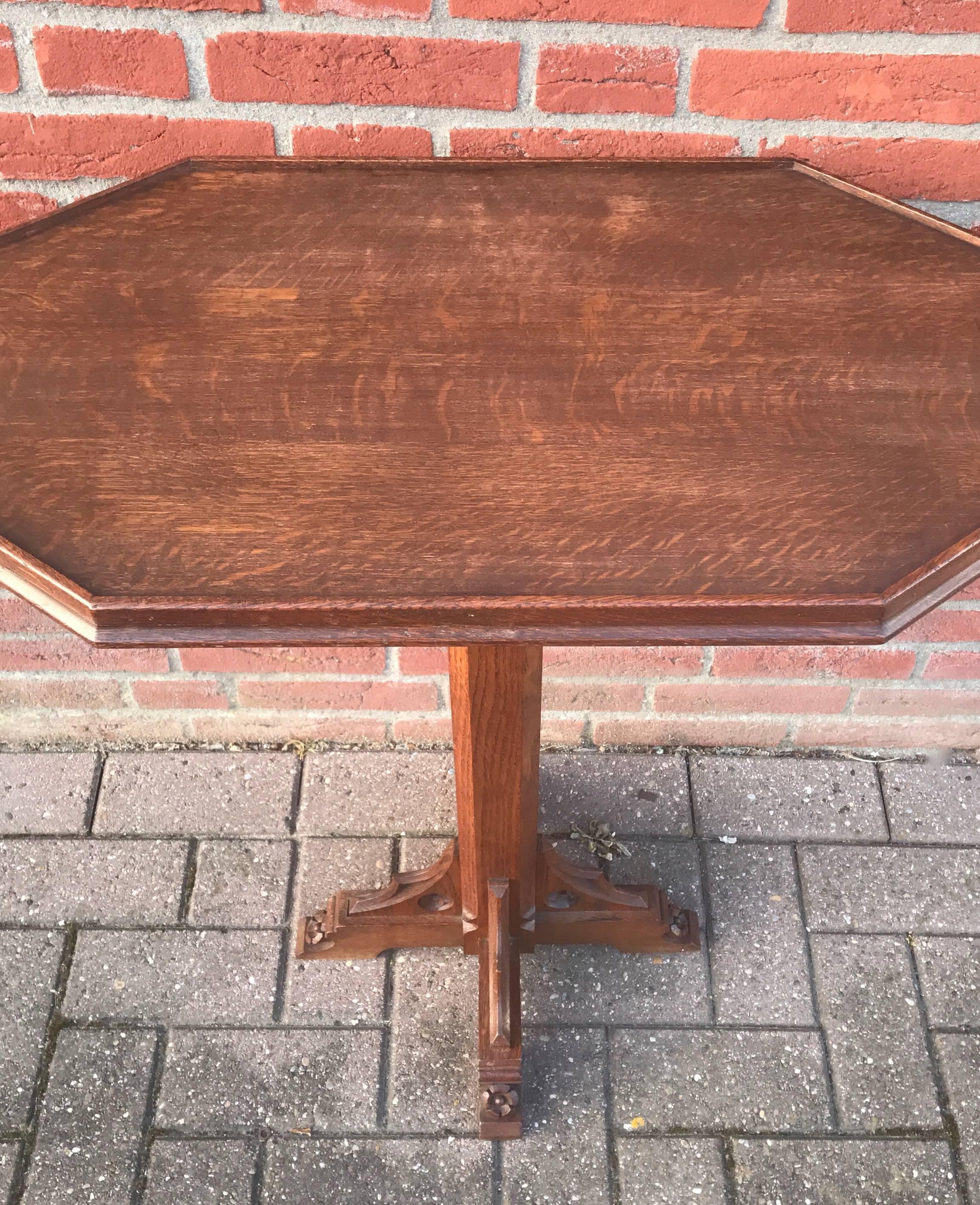 Beautiful design and practical size Gothic Revival table or stand.

This wonderful and all handcrafted, Gothic Revival table is in perfect condition. Thanks to its practical size this stunning church table can be used for all kinds of purposes. It