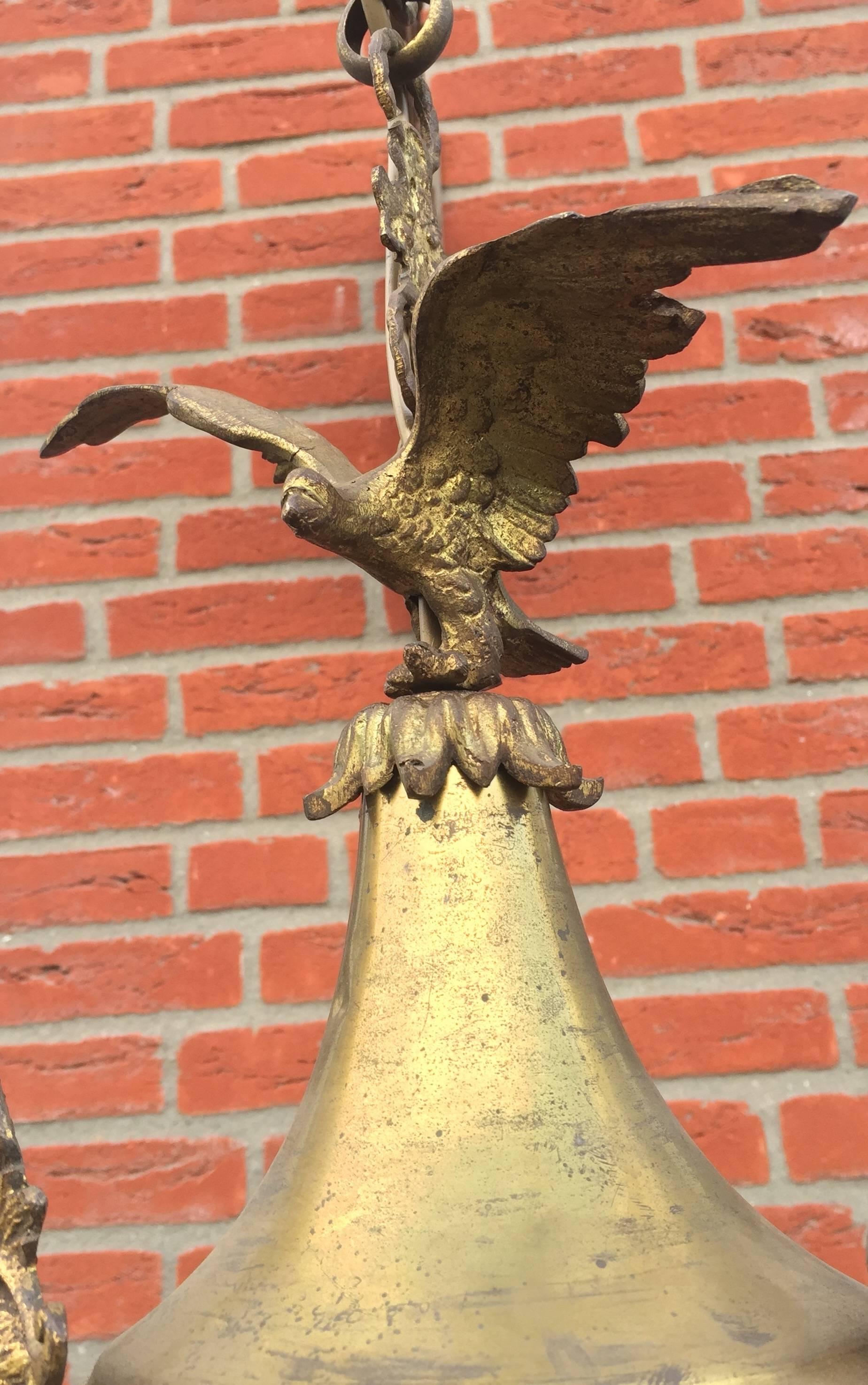 Early 20th Century Bronze and Glass Neoclassical Pendant with an Eagle & Putti 4