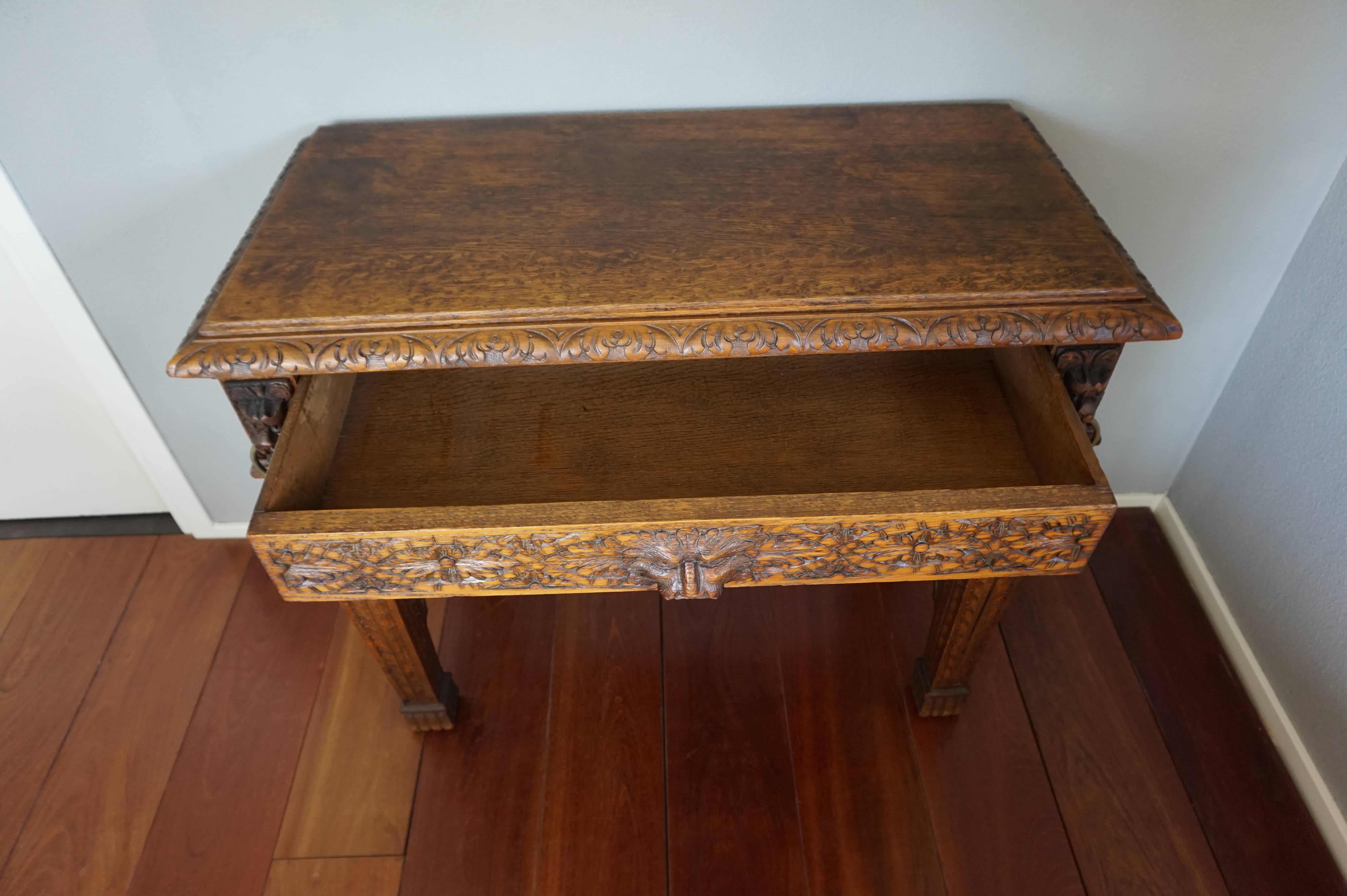 19th Century Hand-Carved Side Table with Drawer, Lion Heads, Green Man and Fruit In Excellent Condition In Lisse, NL