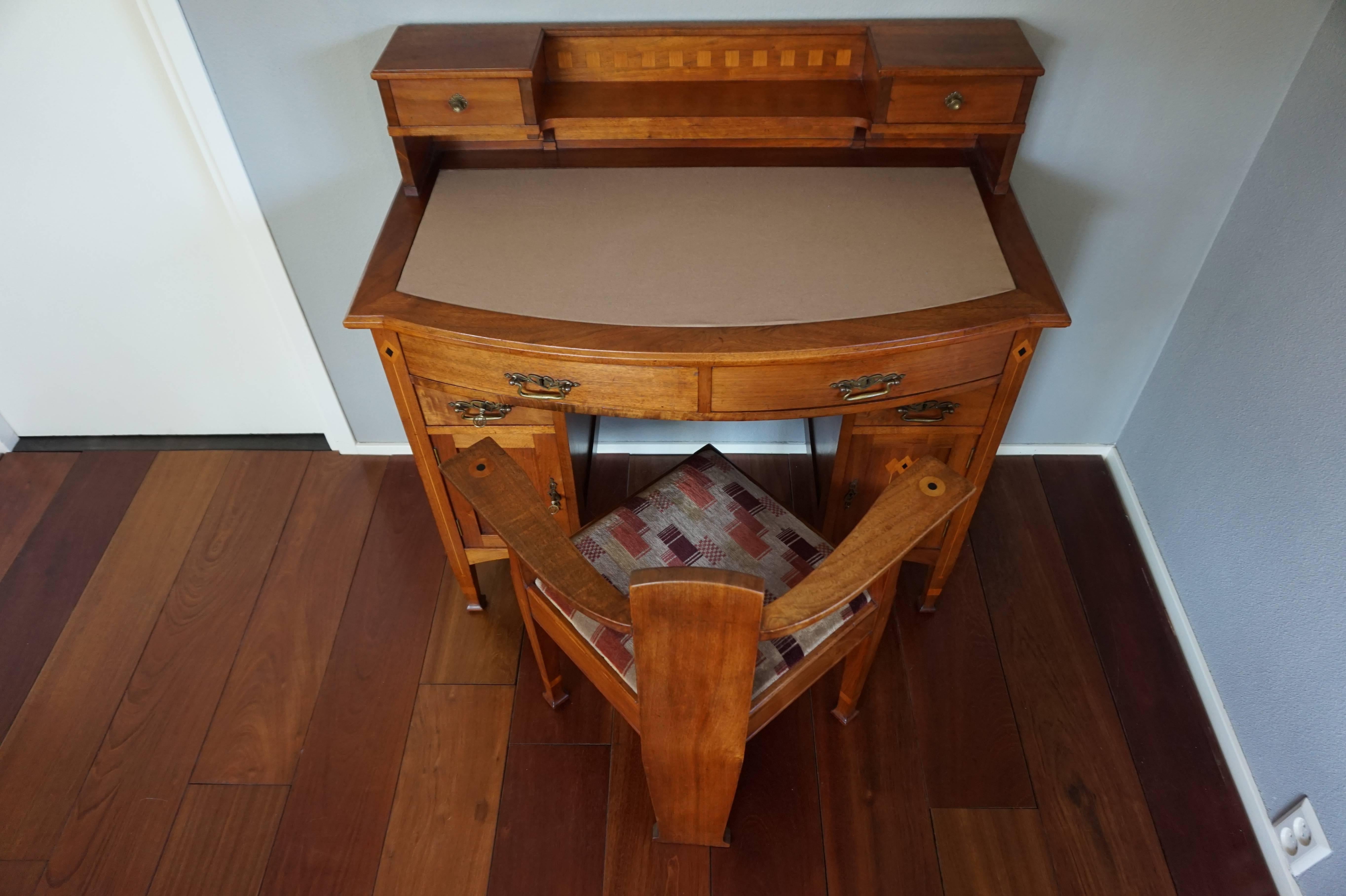 Superbe bureau et chaise Napoléon Le Grand Arts and Crafts pour femmes en bois de noyer incrusté en vente 2