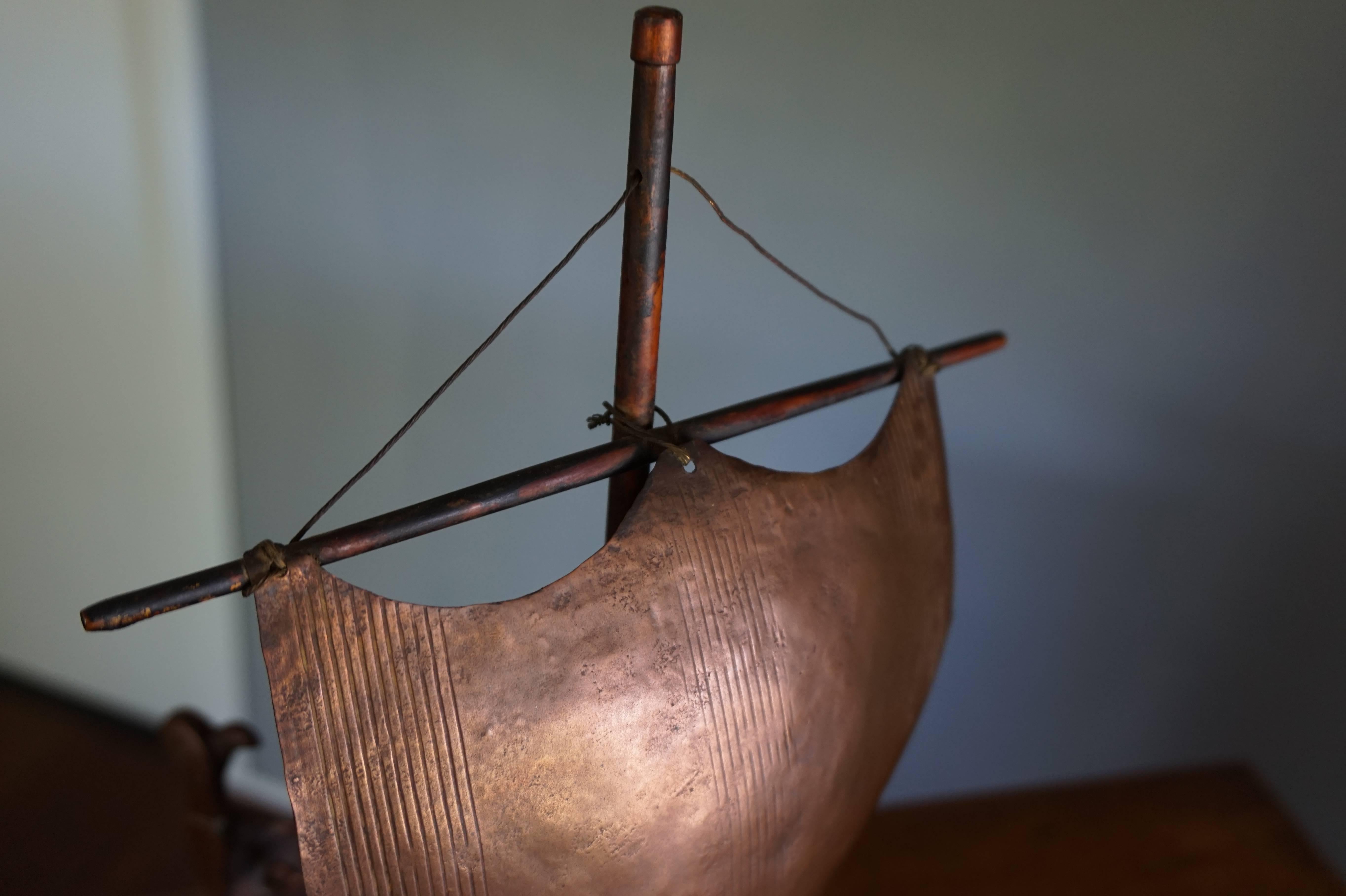 Unique Folk Art Copper Viking Ship Table Piece with Shields and Boxes on Deck In Excellent Condition For Sale In Lisse, NL