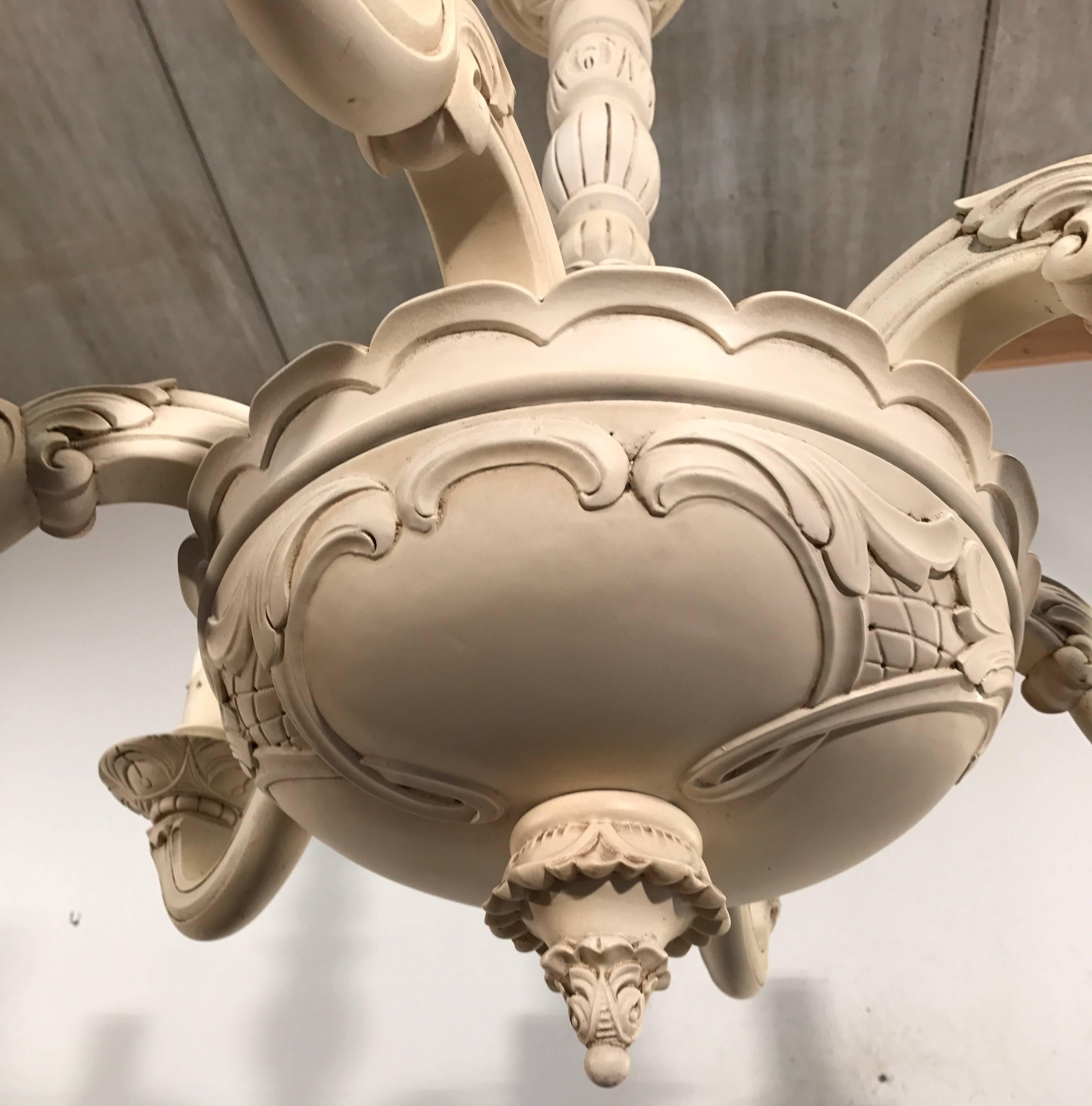 Intagliato a mano Raro lampadario Art Carved di alta qualità / lampadario a sospensione del 1910 in vendita