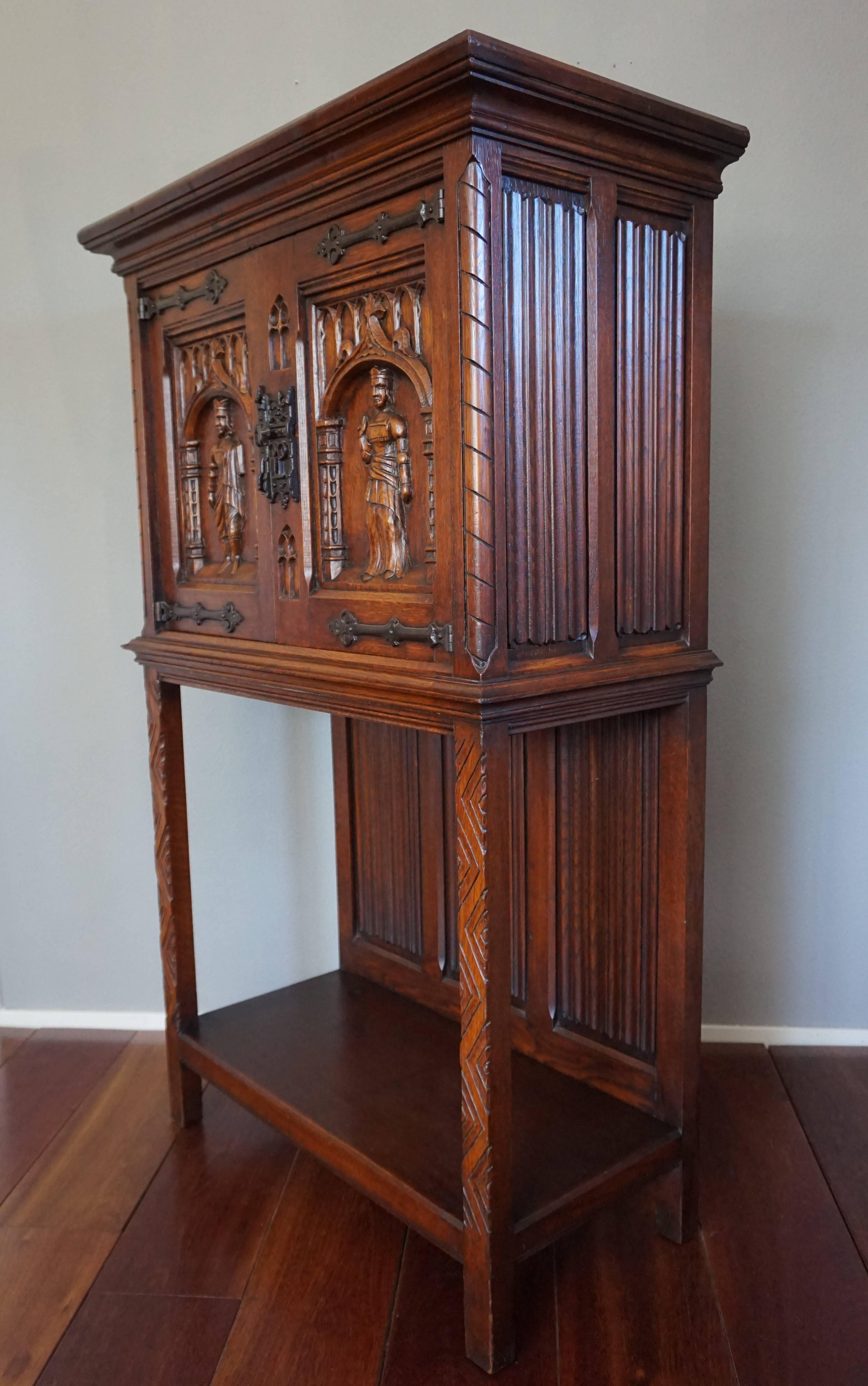 lockable bar cabinet