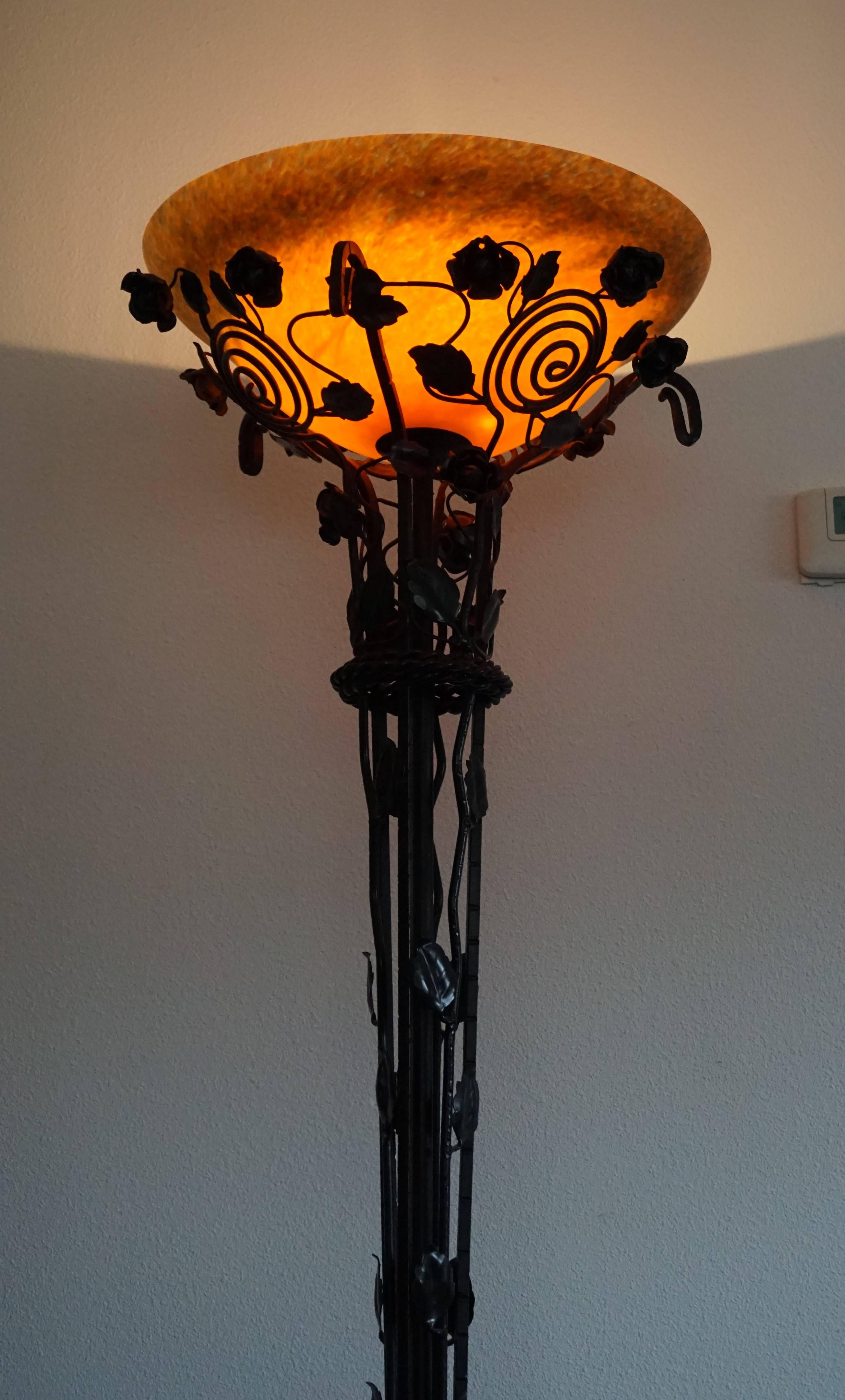 Art Nouveau Style Flower like Wrought Iron Floor Lamp & Pate De Verre Lamp Shade In Excellent Condition In Lisse, NL