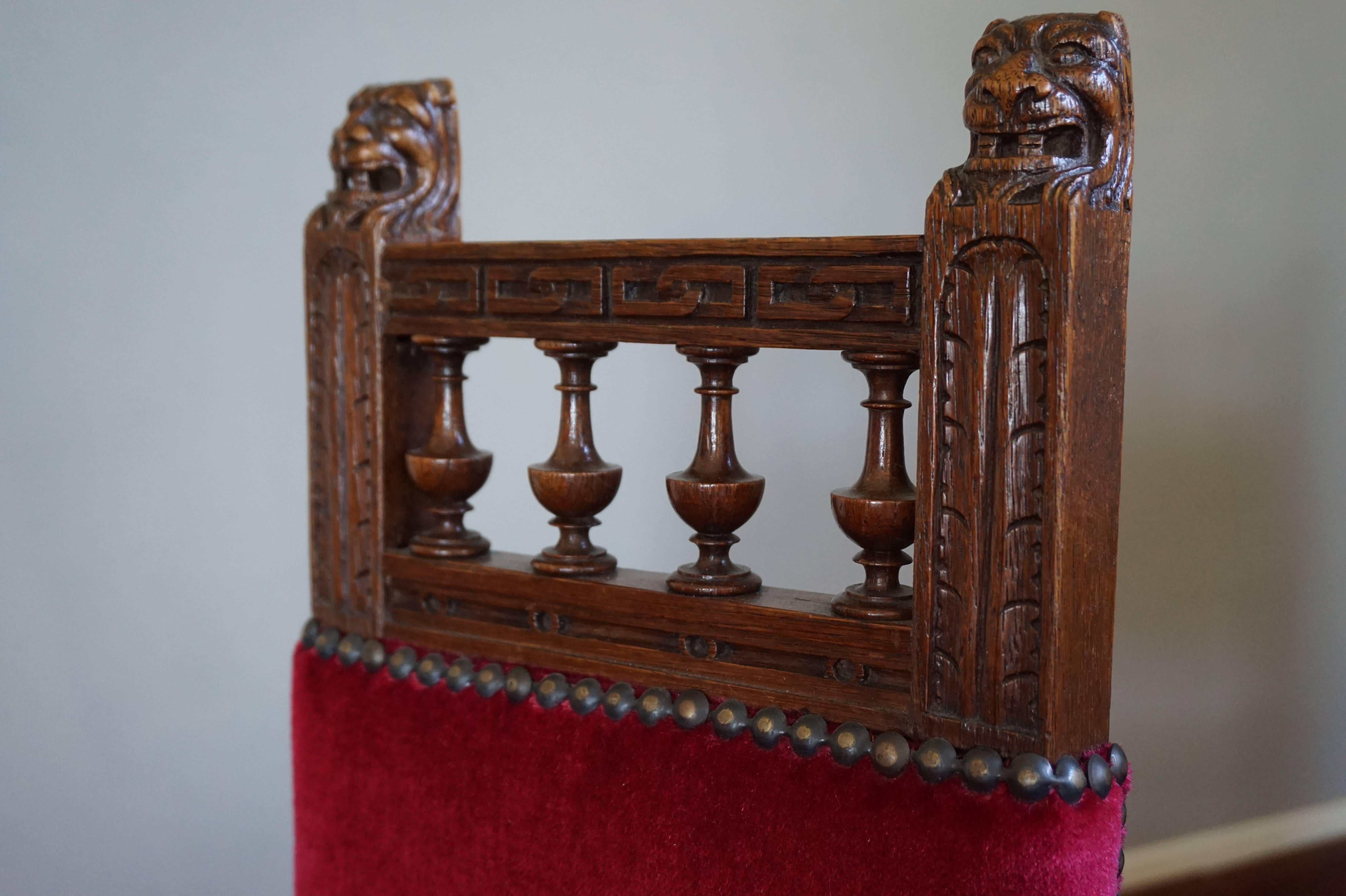 Two Excellent & Rare Handcrafted Solid Oak Chairs for Small Children or Dolls In Excellent Condition For Sale In Lisse, NL