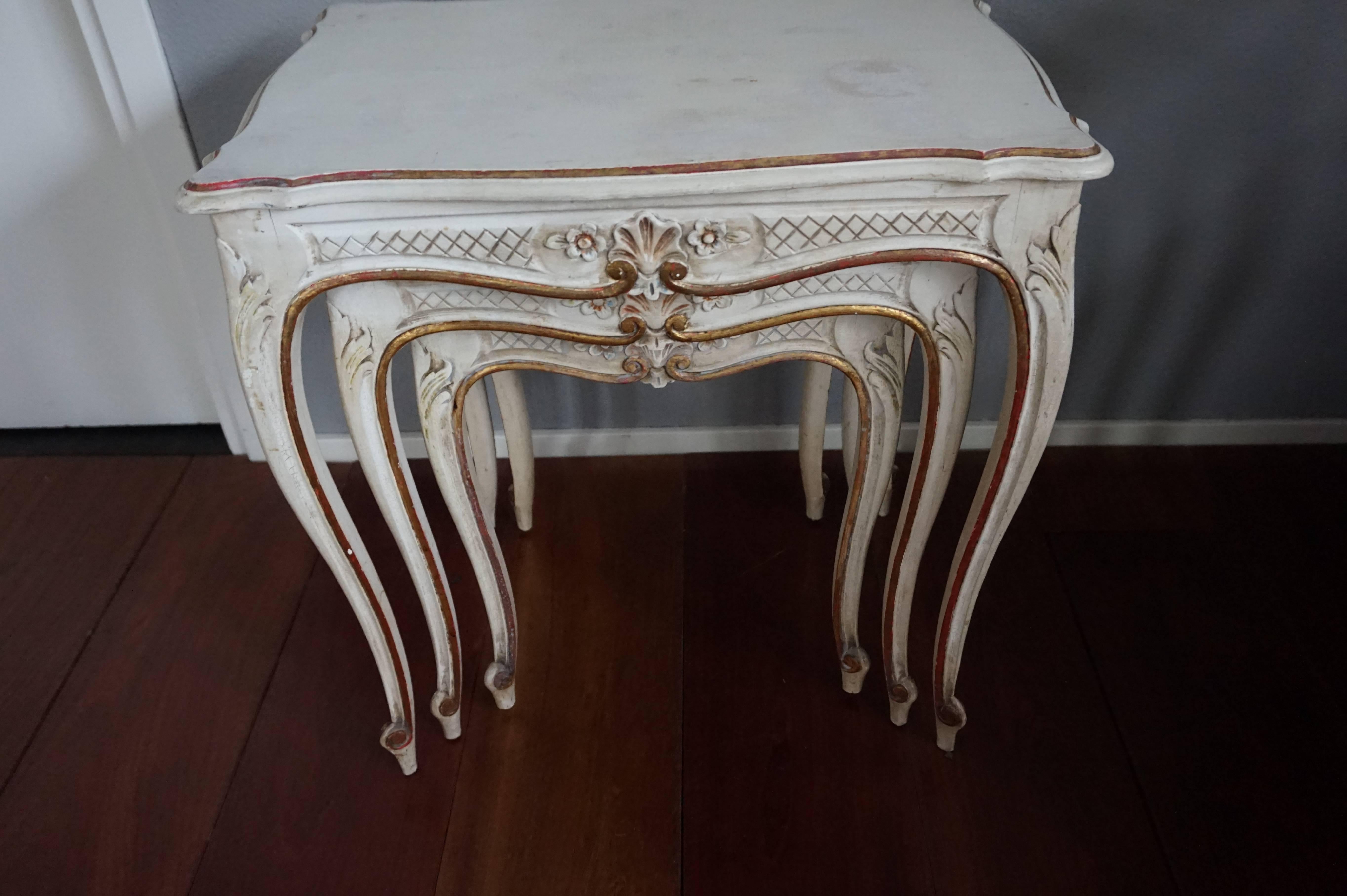 Early 20th Century Italian or French Nest of Tables in Beige-White with Gilding 3
