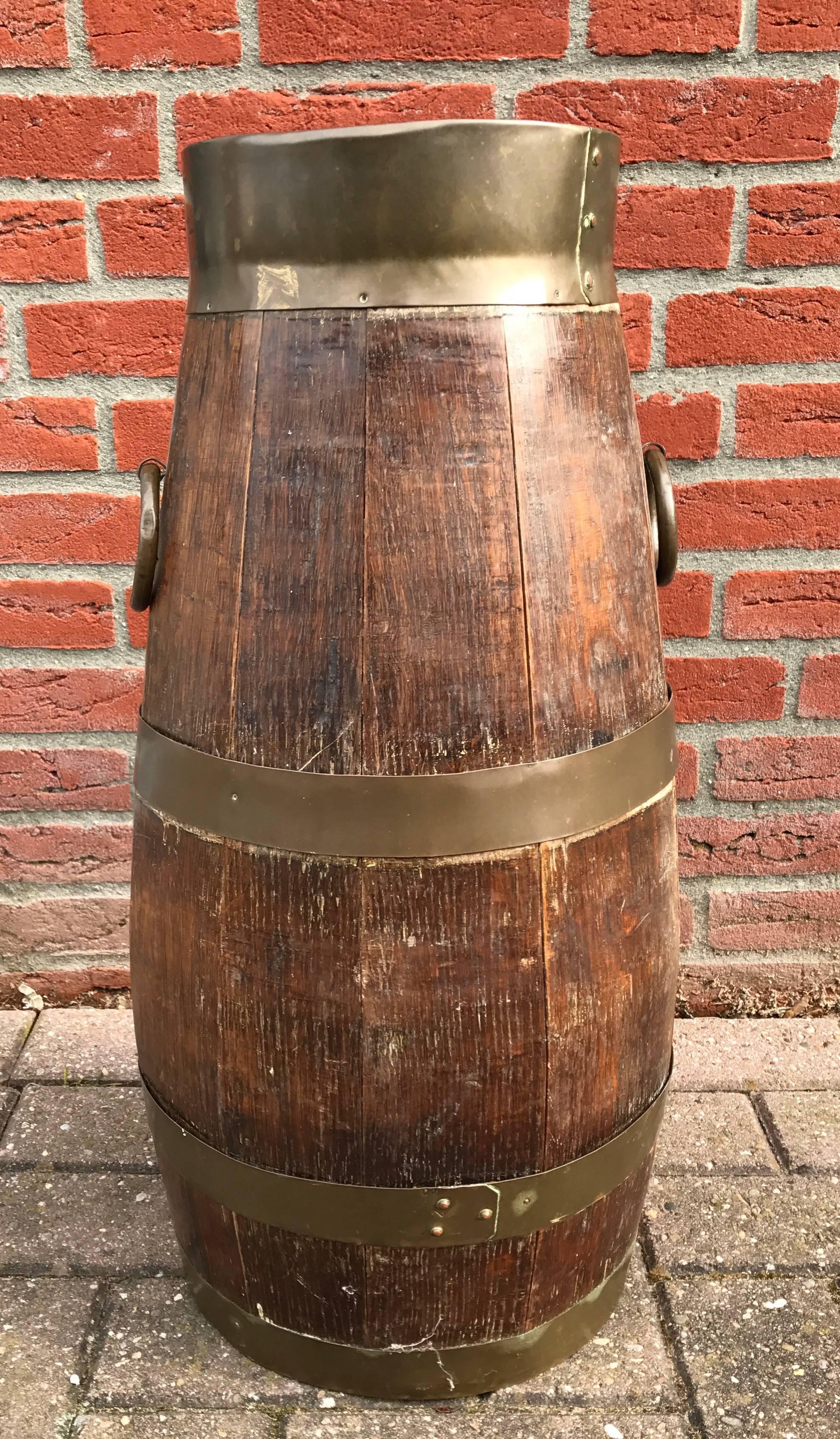 Hand-Crafted Vintage Round Shaped Solid Oak Barrel Umbrella Stand w. Handcrafted Brass Rings