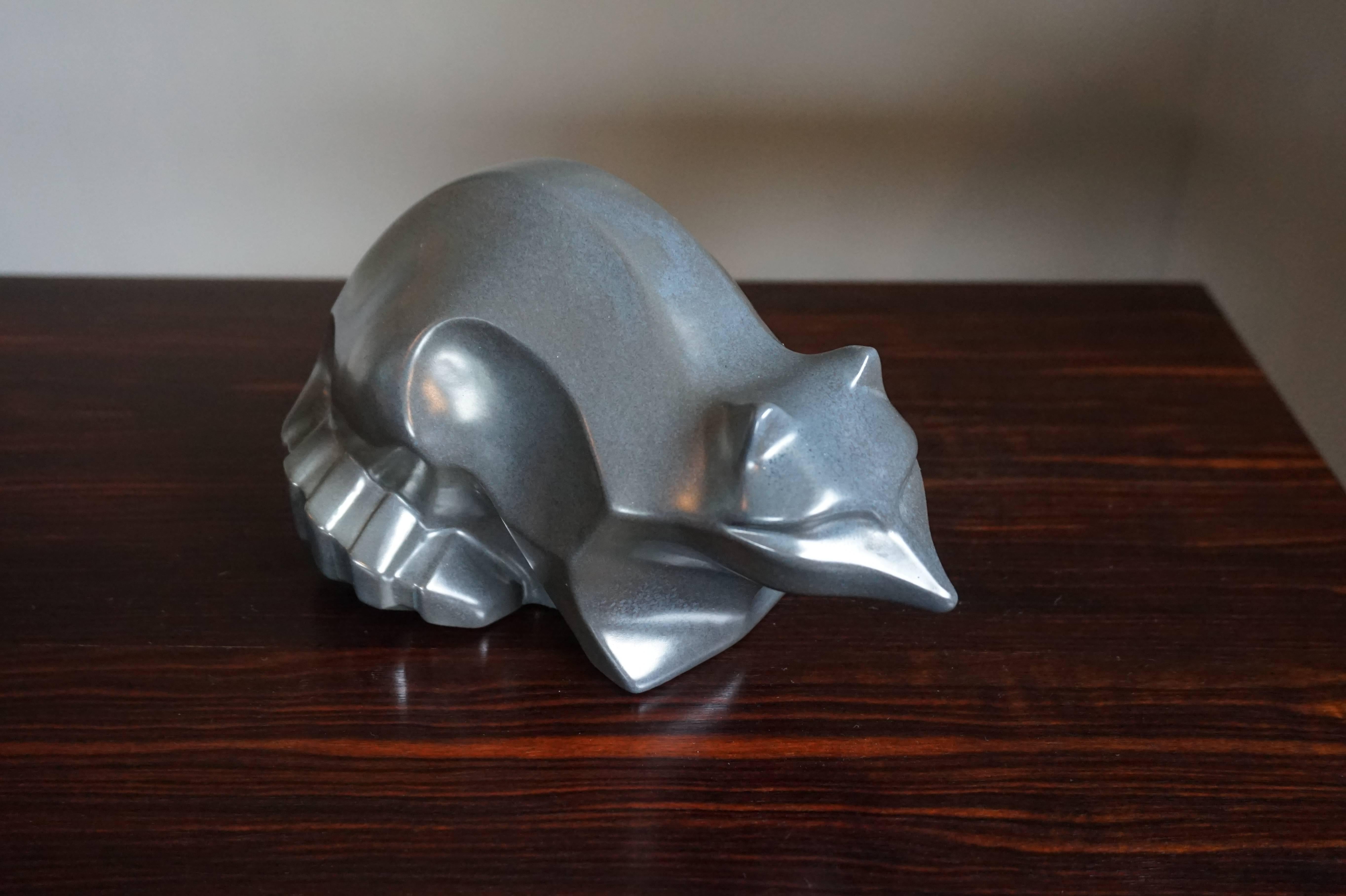 Rare Art Deco Style Mid-Century Stylized Racoon Sculpture Anthracite In Excellent Condition For Sale In Lisse, NL