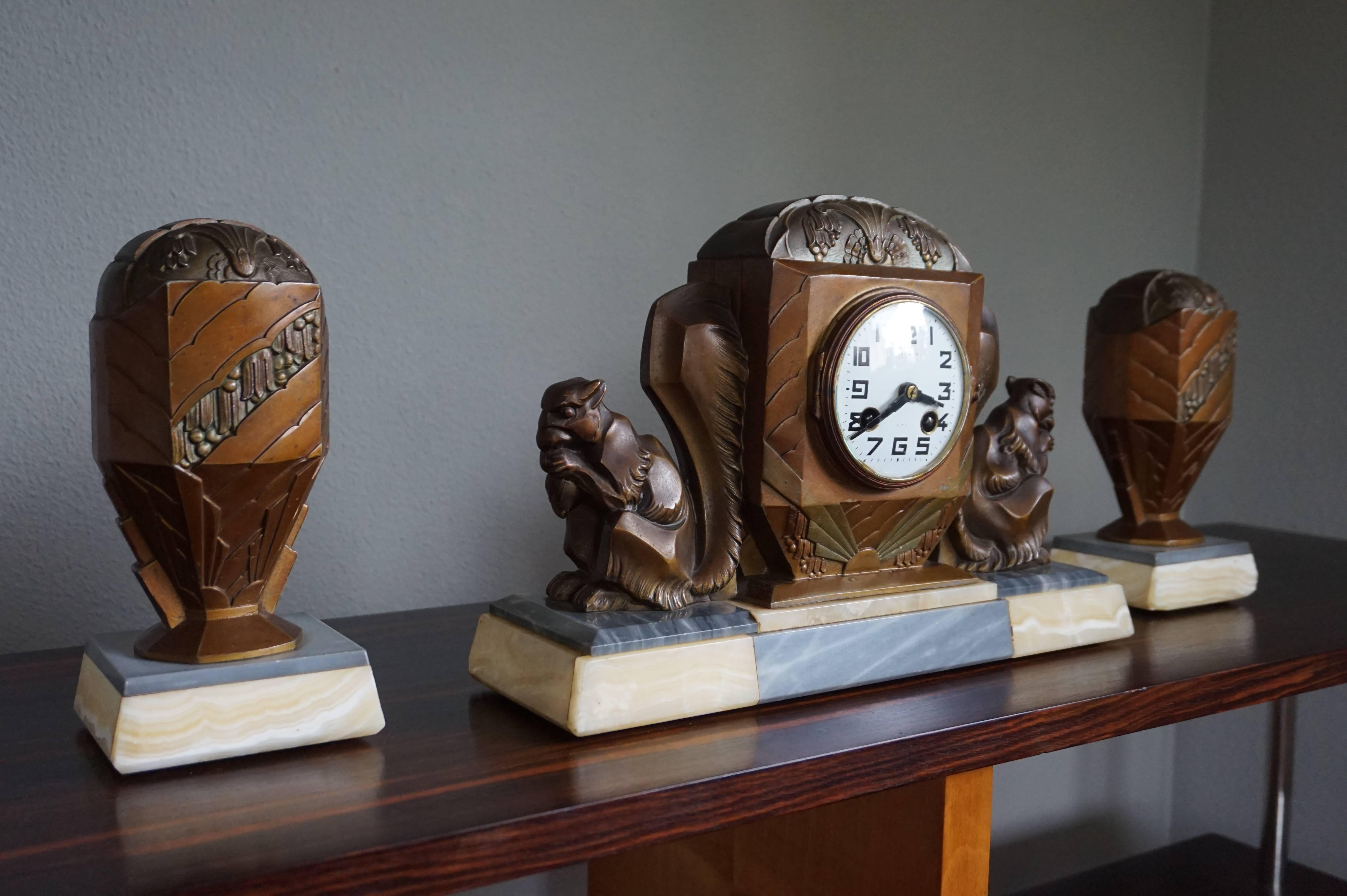 squirrel clock