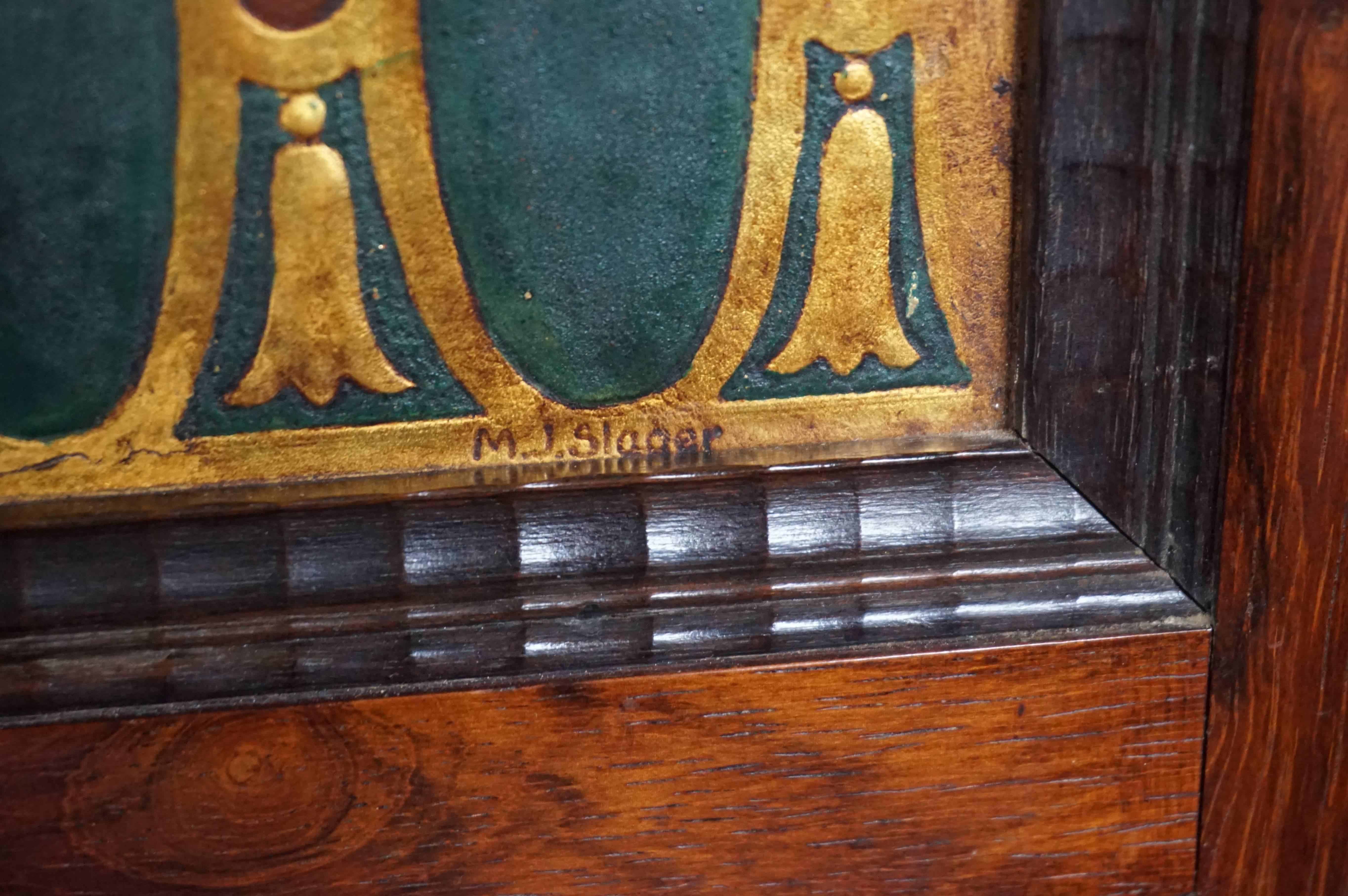 Arts and Crafts Coromandel Folding Screen w. Embossed & Gilt Leather Decoration  In Excellent Condition In Lisse, NL