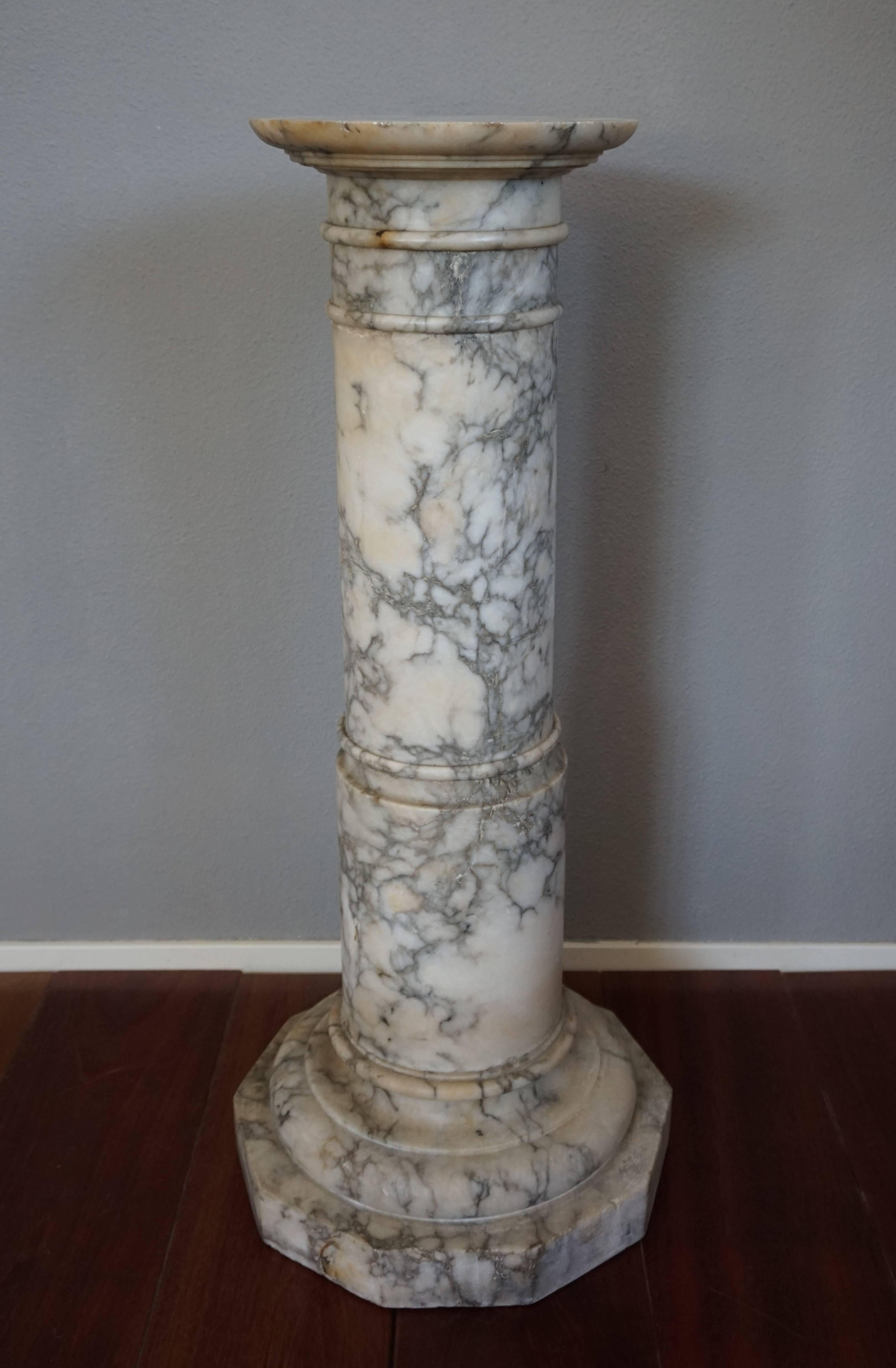Stylish and Adjustable Late 19th Century Italian, Alabaster Column Pedestal 3