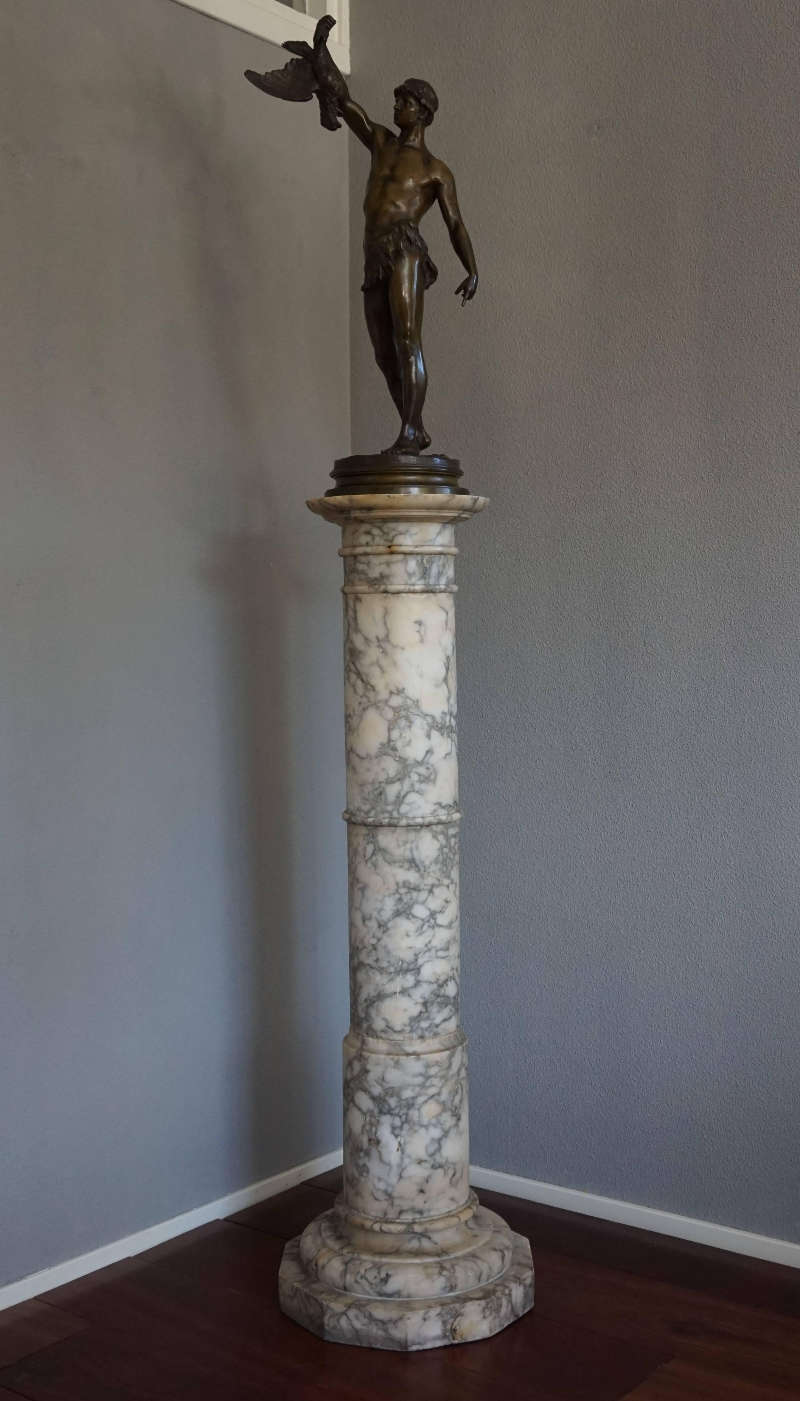 Stylish and Adjustable Late 19th Century Italian, Alabaster Column Pedestal 5