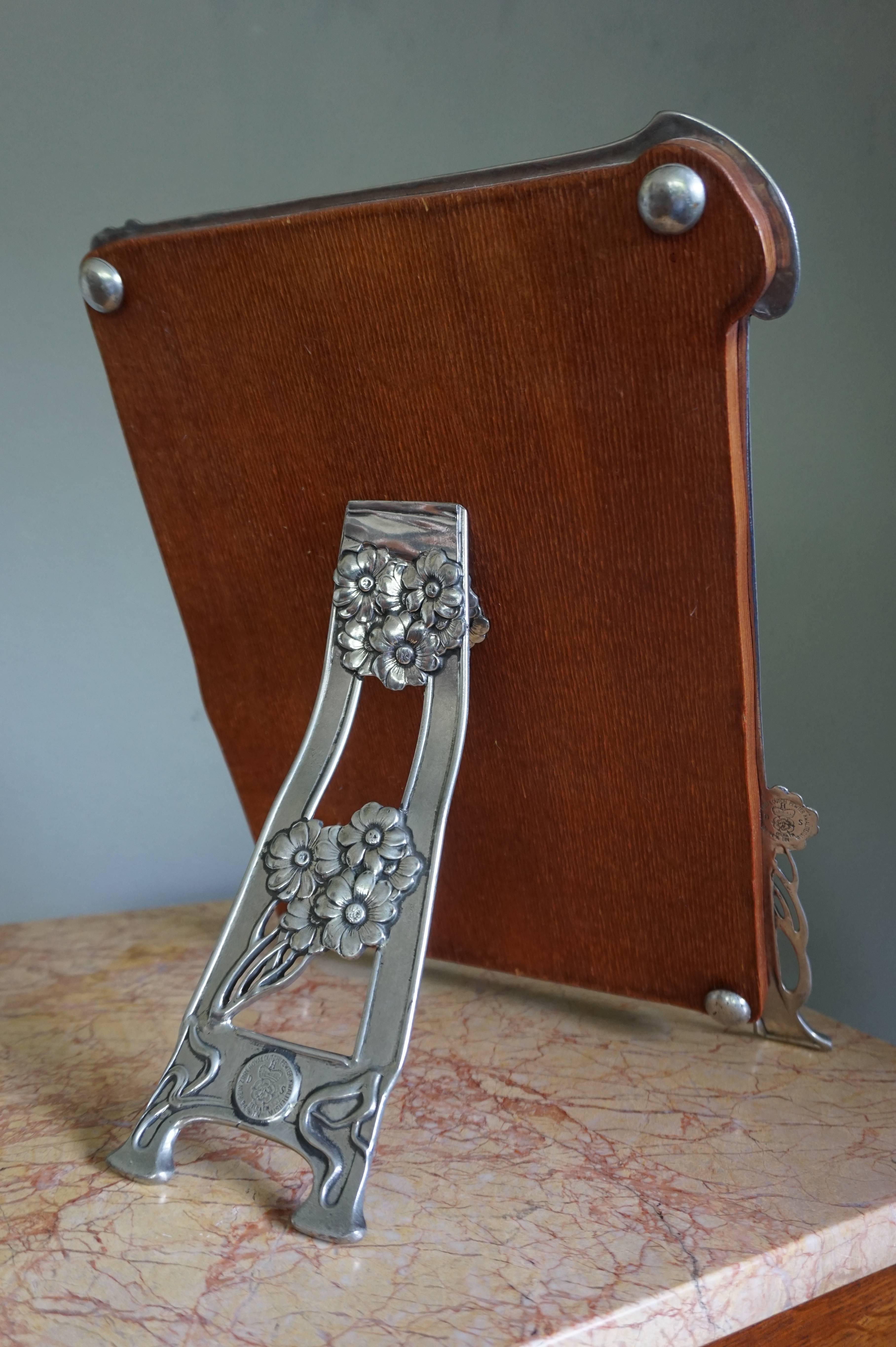 Atemberaubender Art nouveau-Stil-Tischspiegel aus abgeschrägtem Glas mit feiner Dame-Skulptur (Spiegel) im Angebot