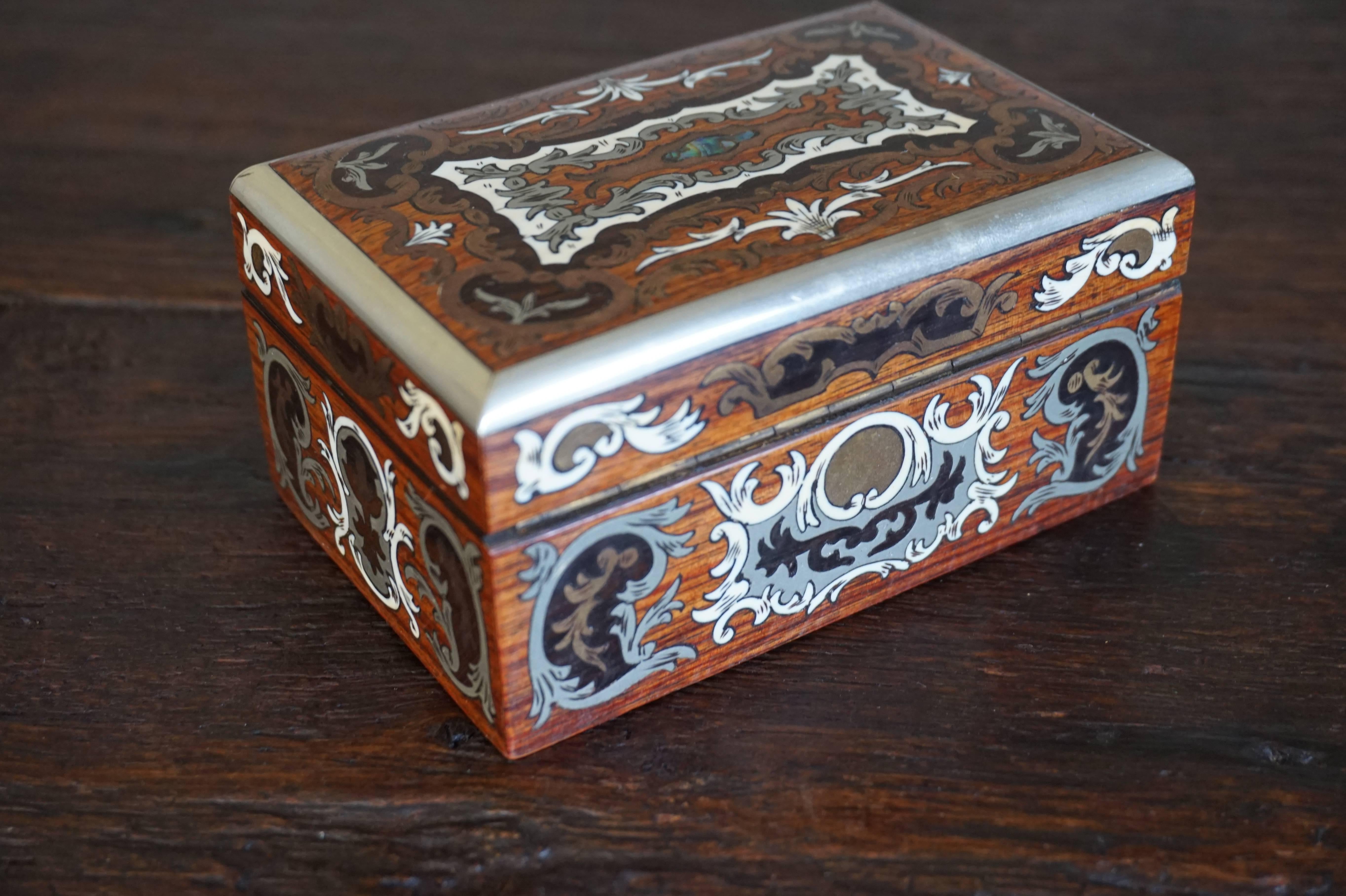 Stunning Antique Box Inlaid with Amazing Motifs in Silver, Bone, Mother-of-Pearl In Excellent Condition In Lisse, NL