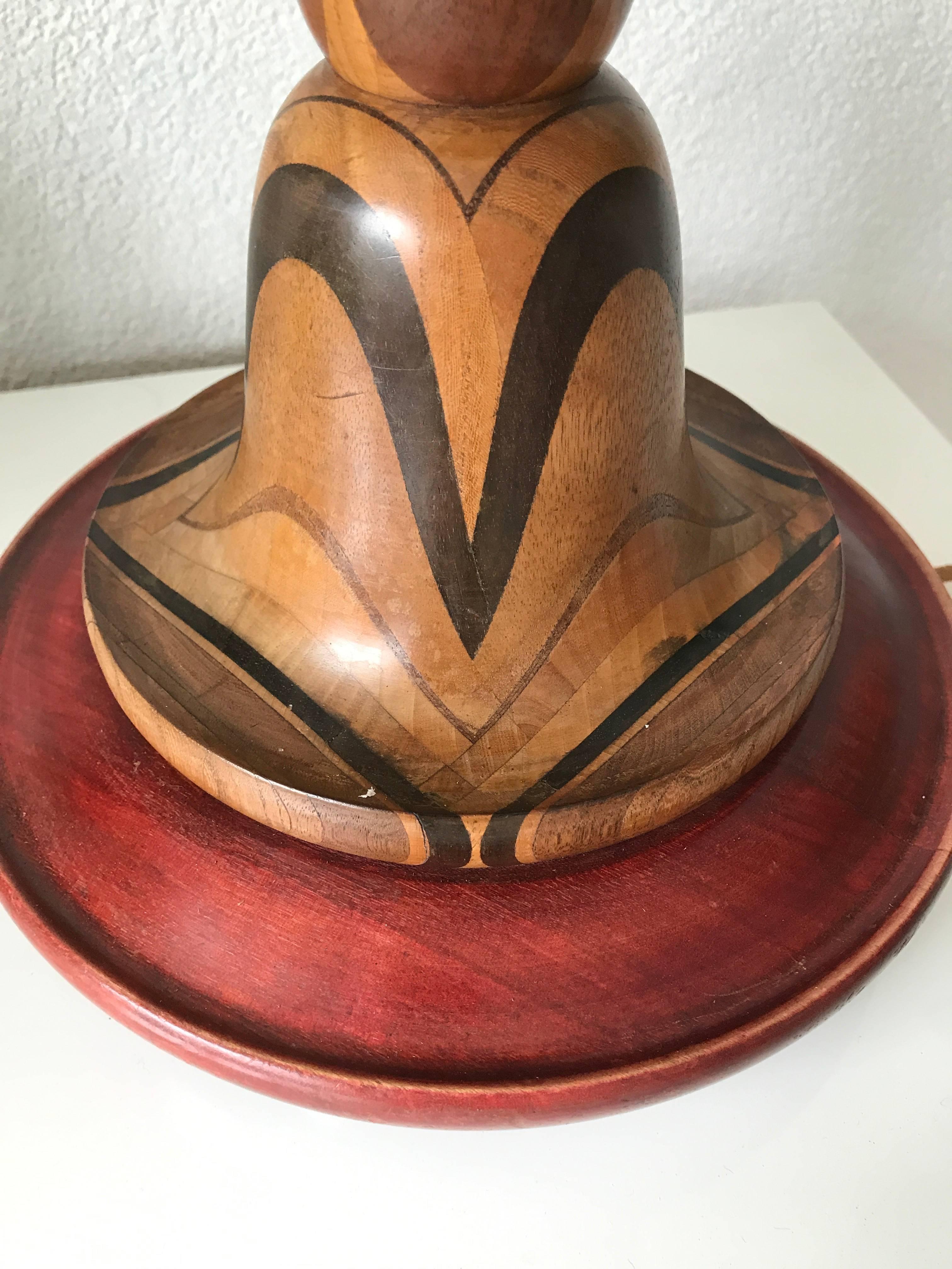 20th Century Rare and Hand-Crafted Art Deco Desk or Table Lamp with Stunning Wood Motifs For Sale