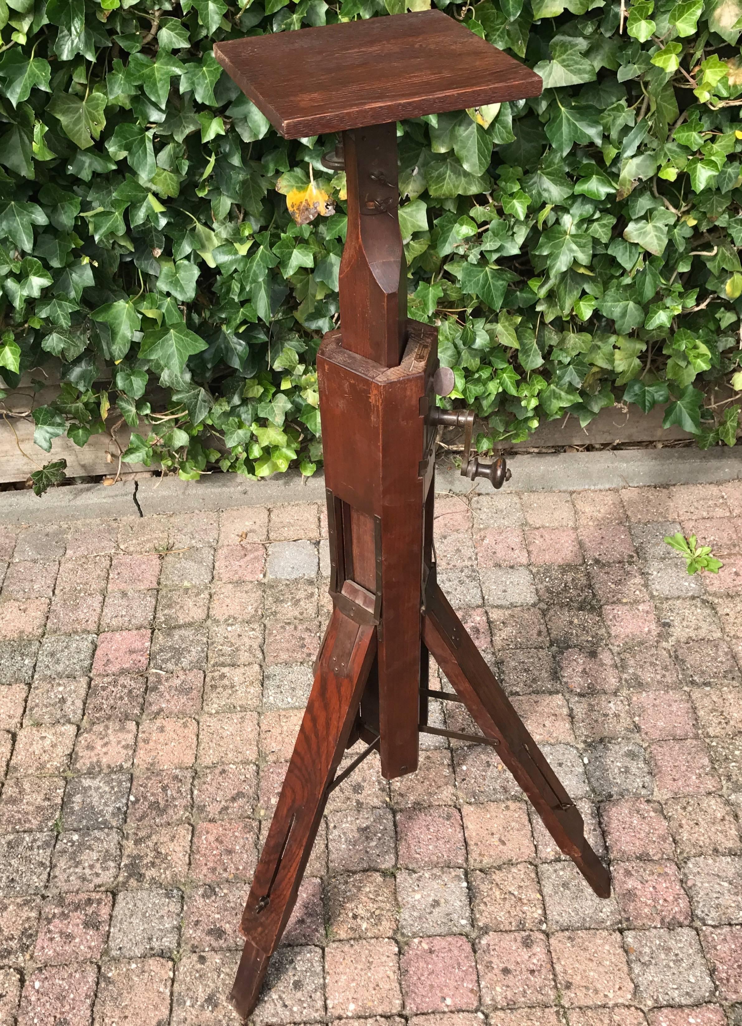 Magnificent Adjustable Wooden Sculpture or Plant Stand, Column / Pillar Easel In Excellent Condition In Lisse, NL