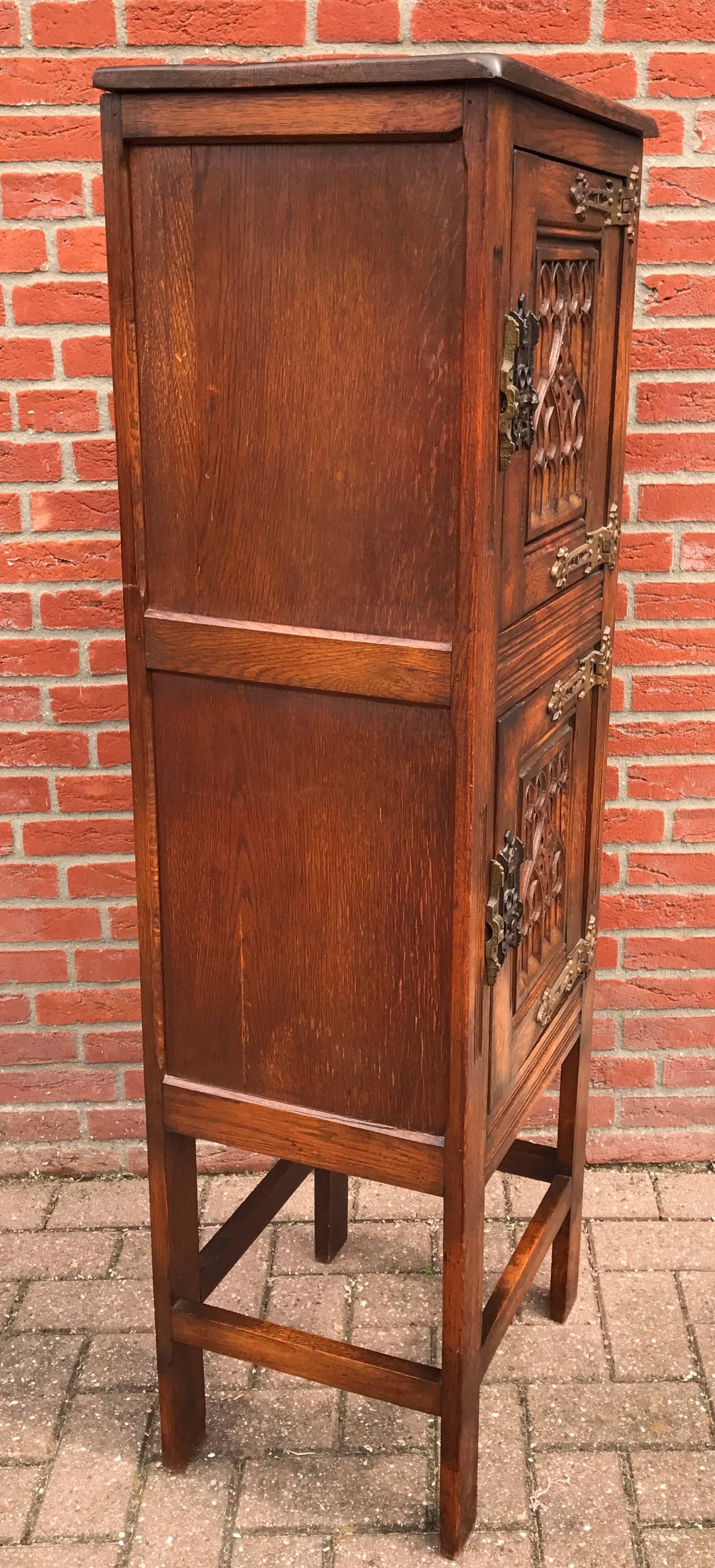 Mid-20th Century Hand-Carved Gothic Revival Drinks Cabinet with Cast Iron Hinges 6