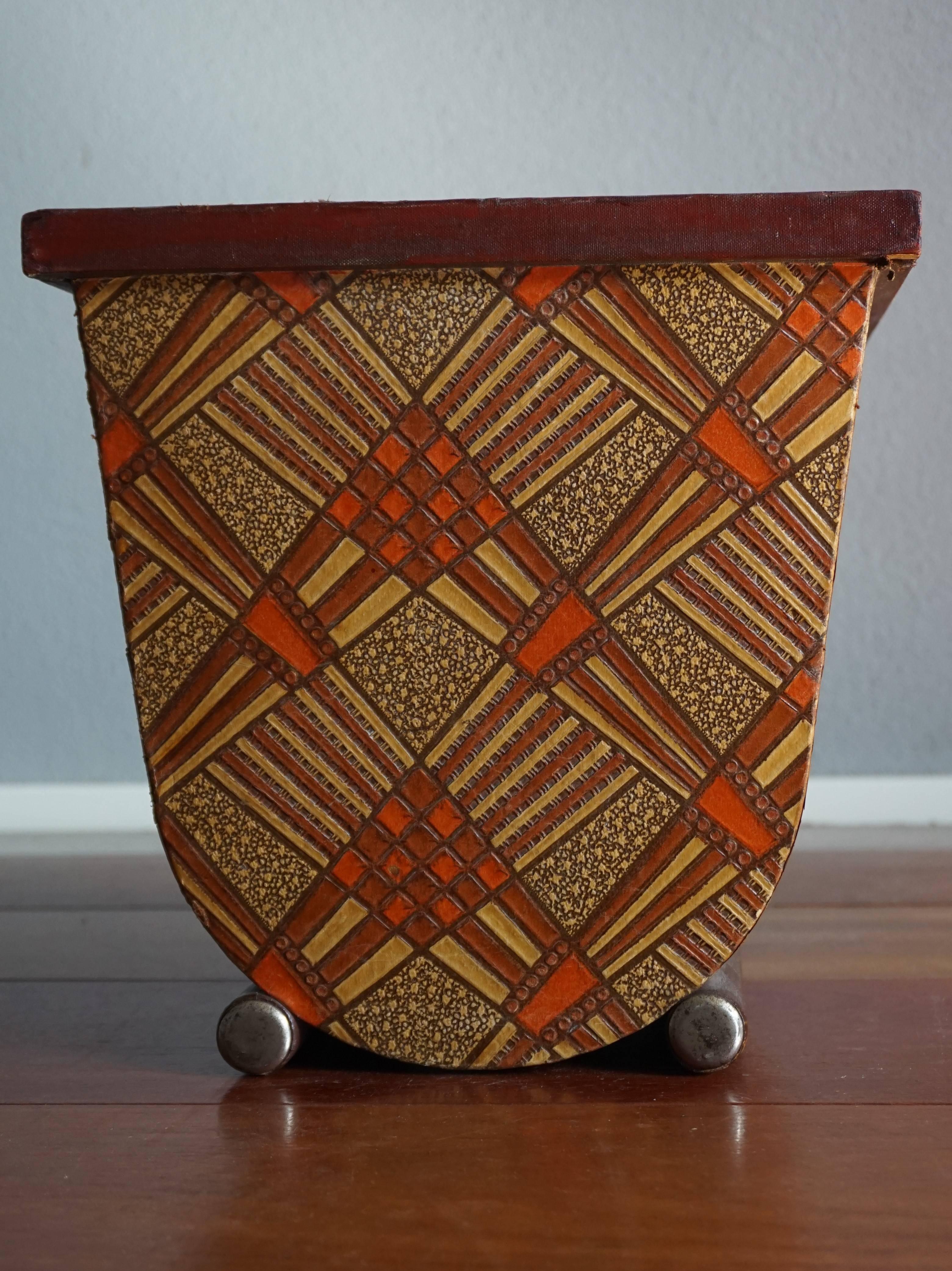 European Early 20th Century Small and Geometric Design Vintage Art Deco Waste Bucket