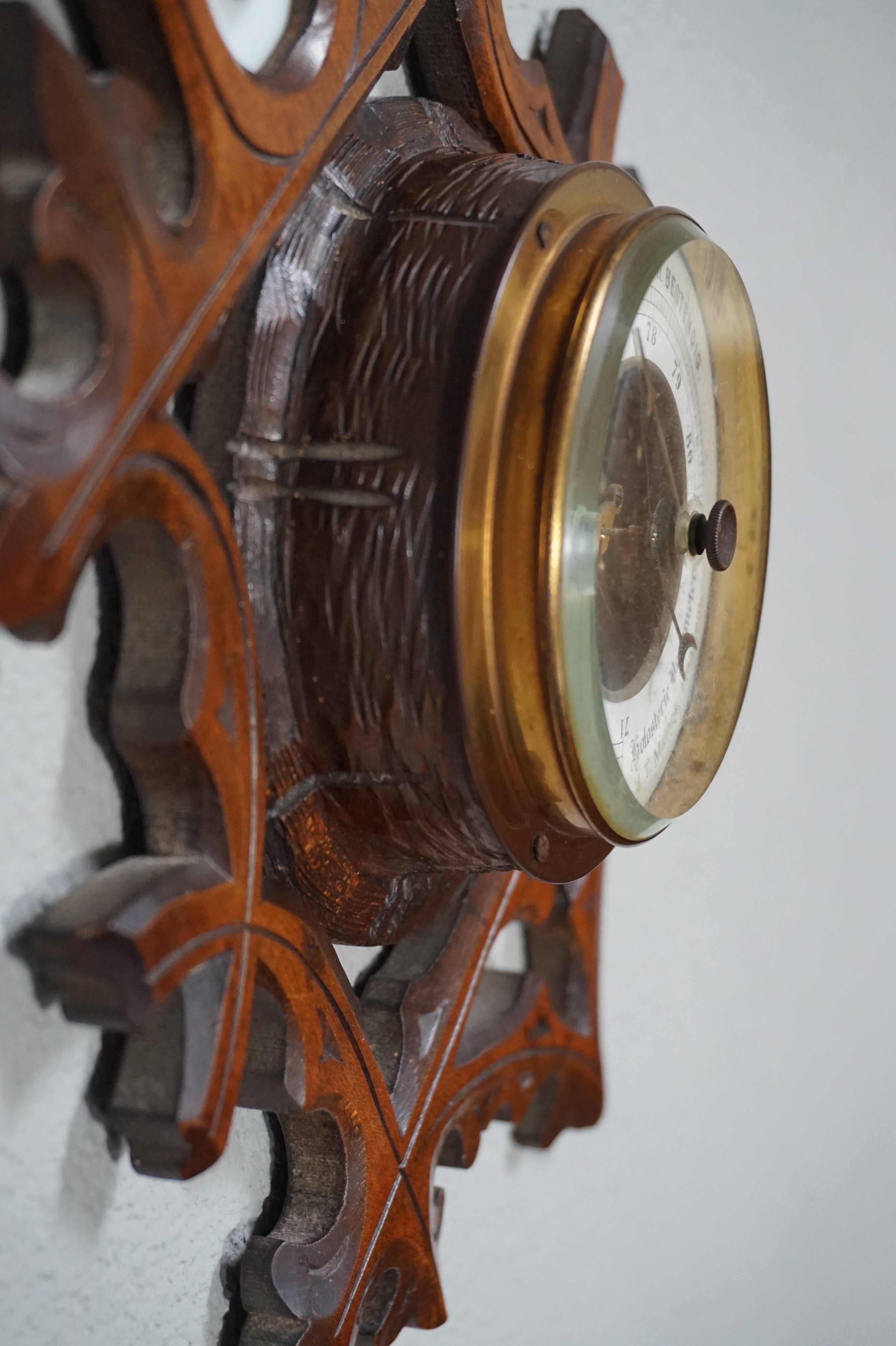 Antique Hand-Carved Gothic Revival Barometer & Thermometer w. Trefoil Symbol In Excellent Condition For Sale In Lisse, NL