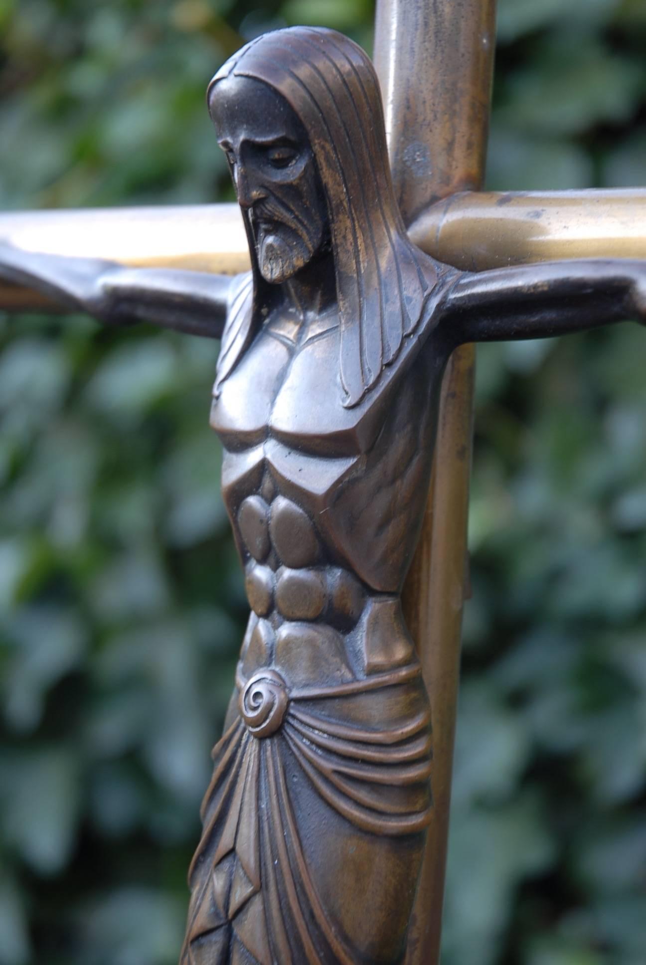 Stunning Art Deco Crucifix with a Stylized Bronze Christ Sculpture, 1920 1