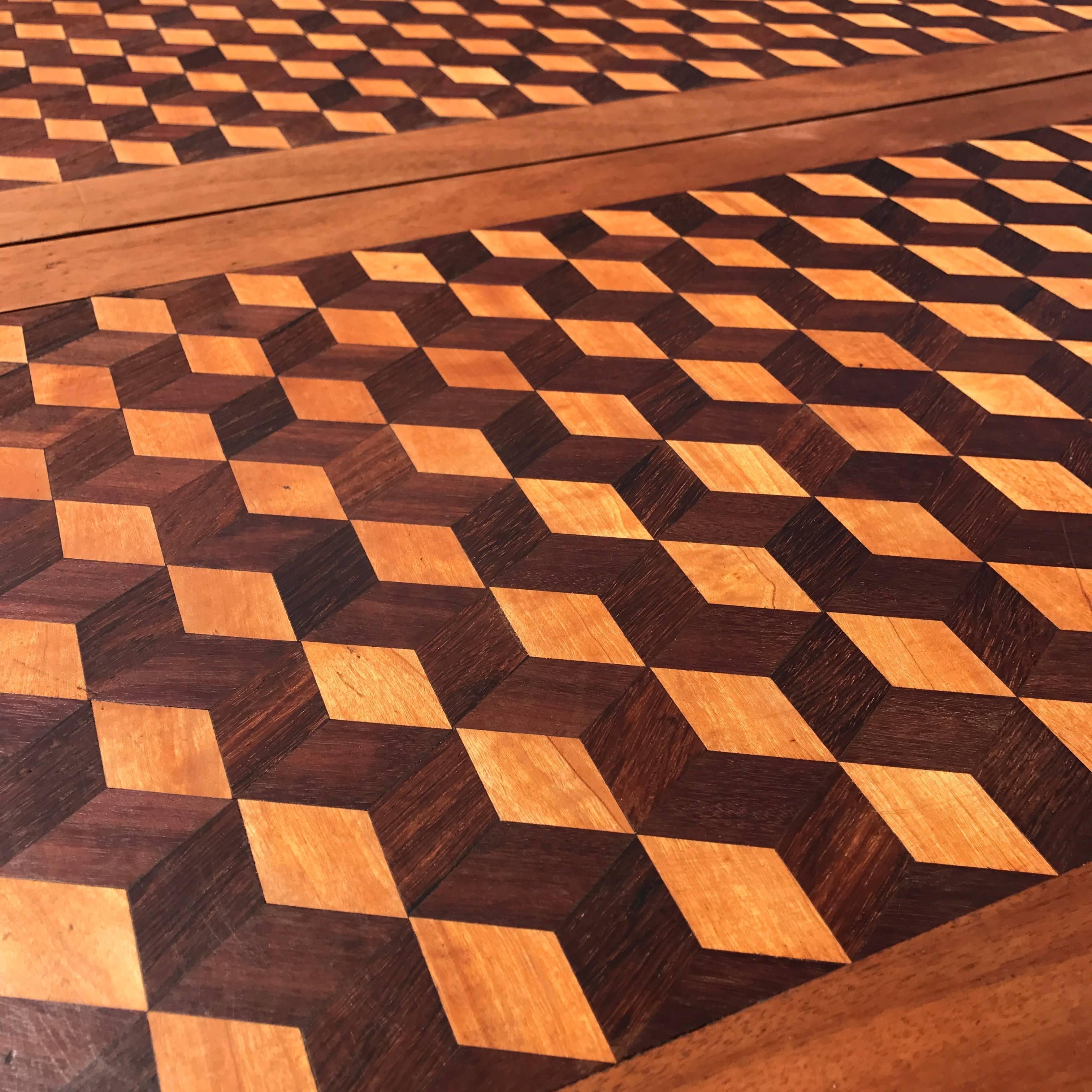 Stunning Antique Marquetry Inlaid Square Centre Table, French Nutwood on Casters In Excellent Condition For Sale In Lisse, NL