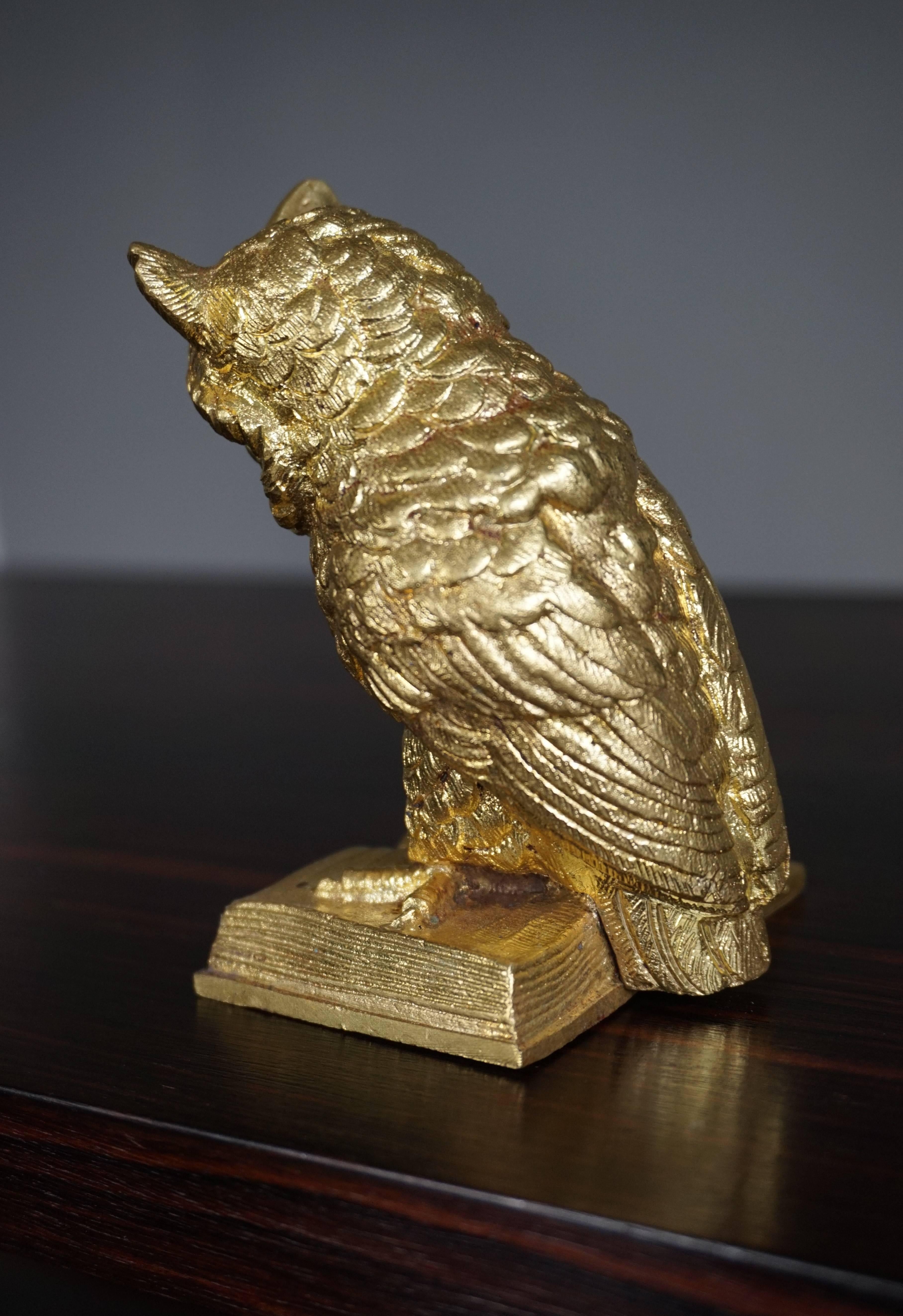 Late 19th Century Small Antique Gilt Bronze Owl on Book Sculpture, Paperweight In Excellent Condition In Lisse, NL