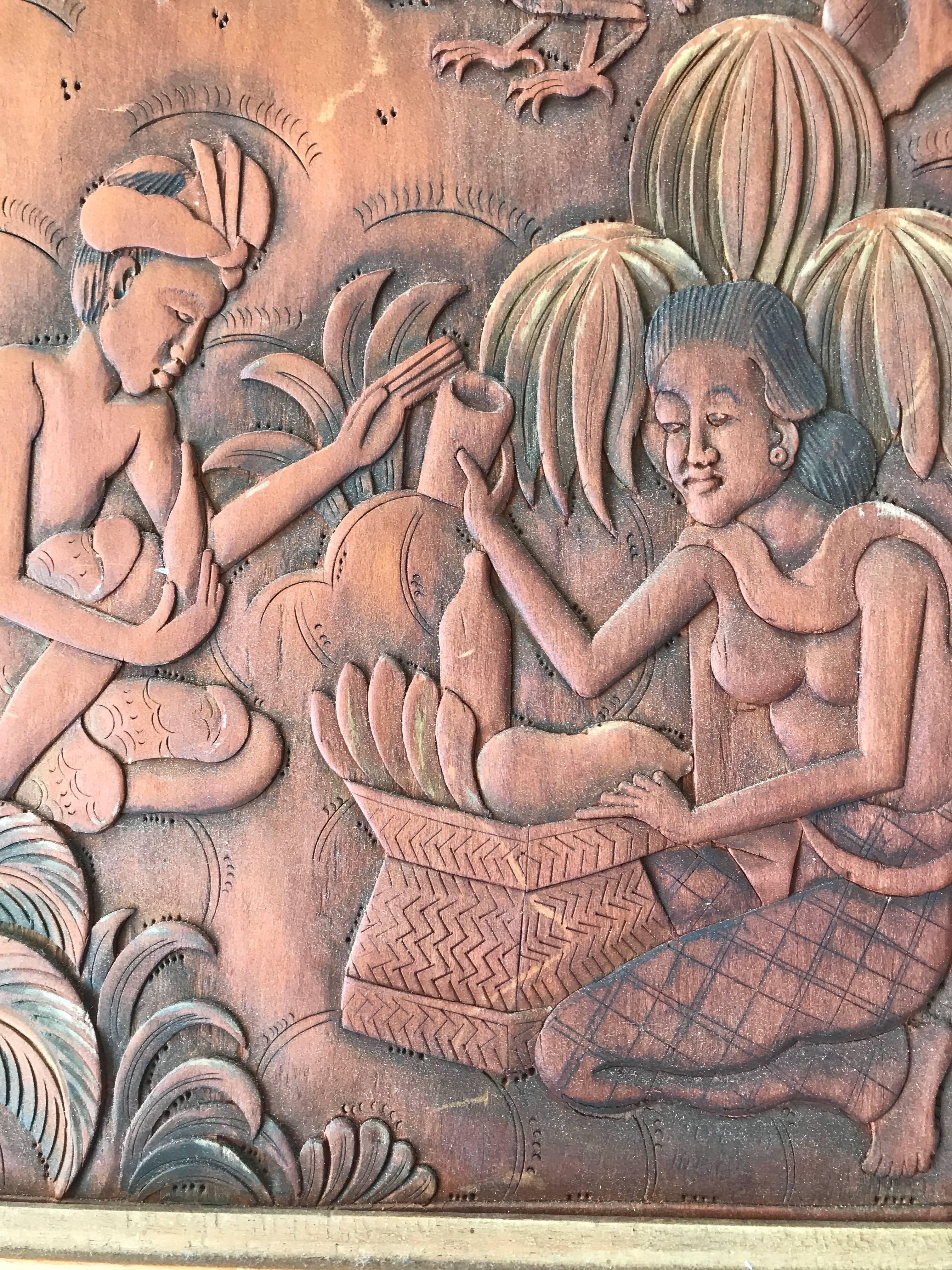 Bois Sculpture balinaise, Batuan, peinture de combat de coqs sculptée à la main par Ida Bagus Made Raka en vente