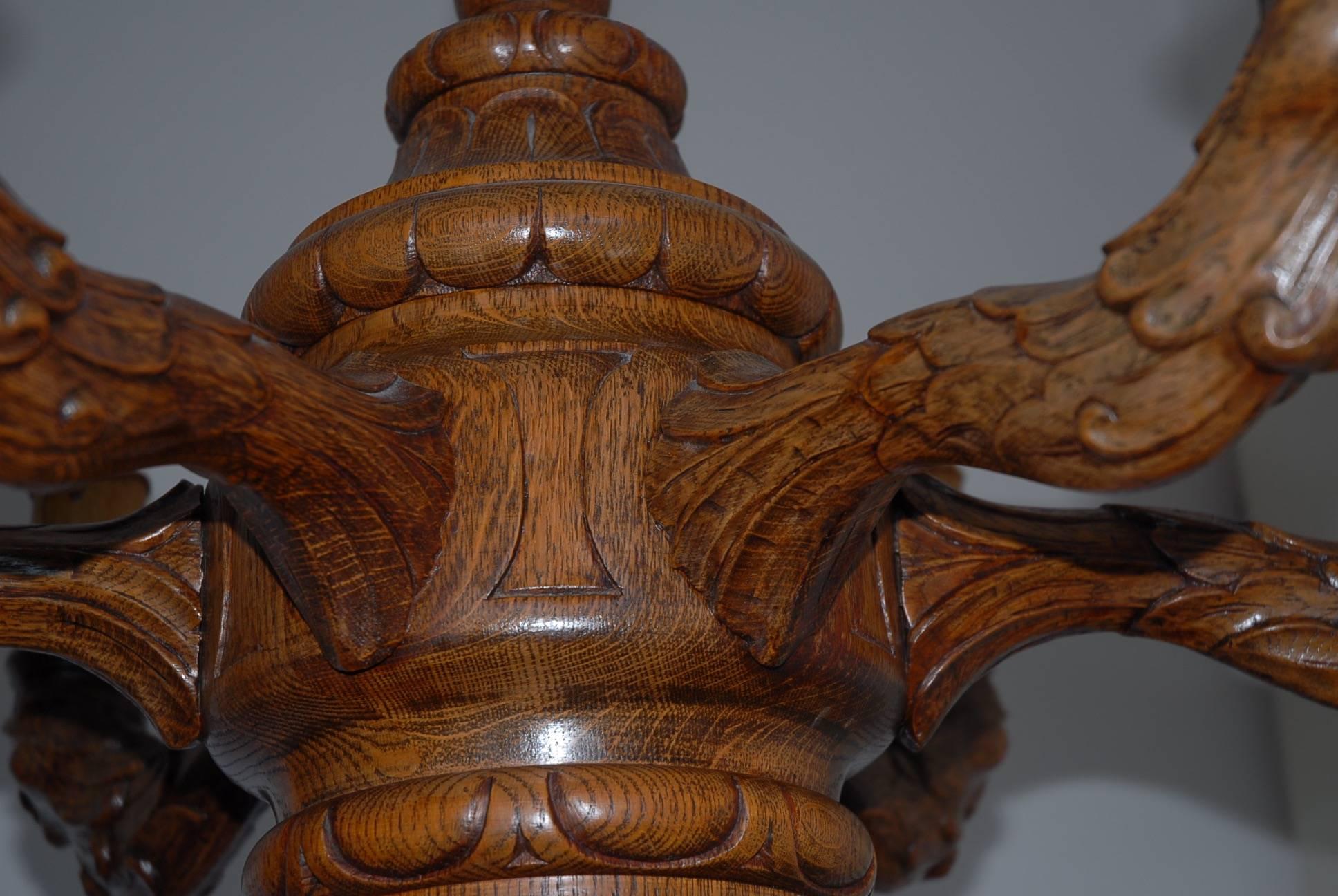 Antique and Large Top Quality Carved Oak Six-Light Sculpture Chandelier Pendant In Excellent Condition For Sale In Lisse, NL