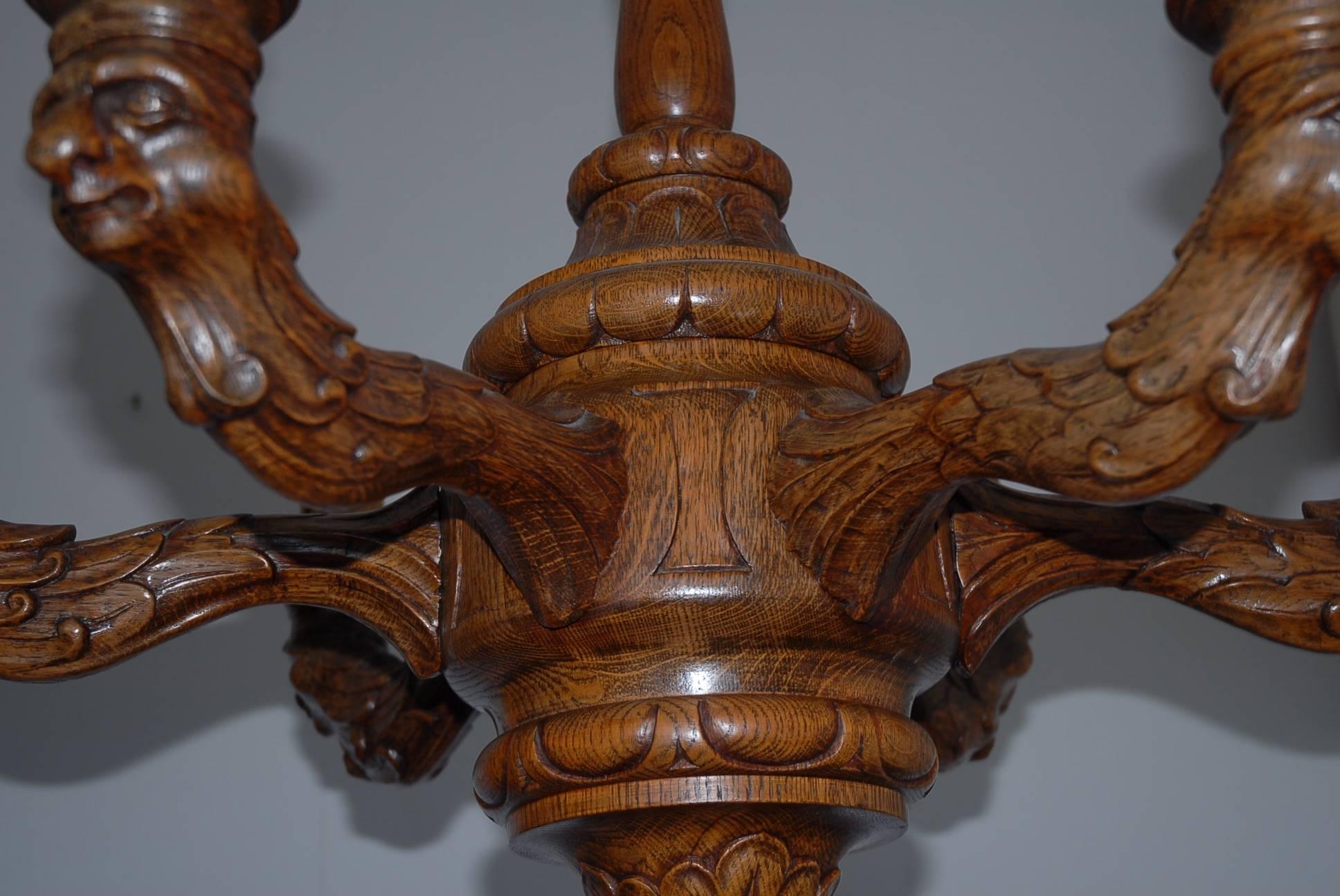 20th Century Antique and Large Top Quality Carved Oak Six-Light Sculpture Chandelier Pendant For Sale