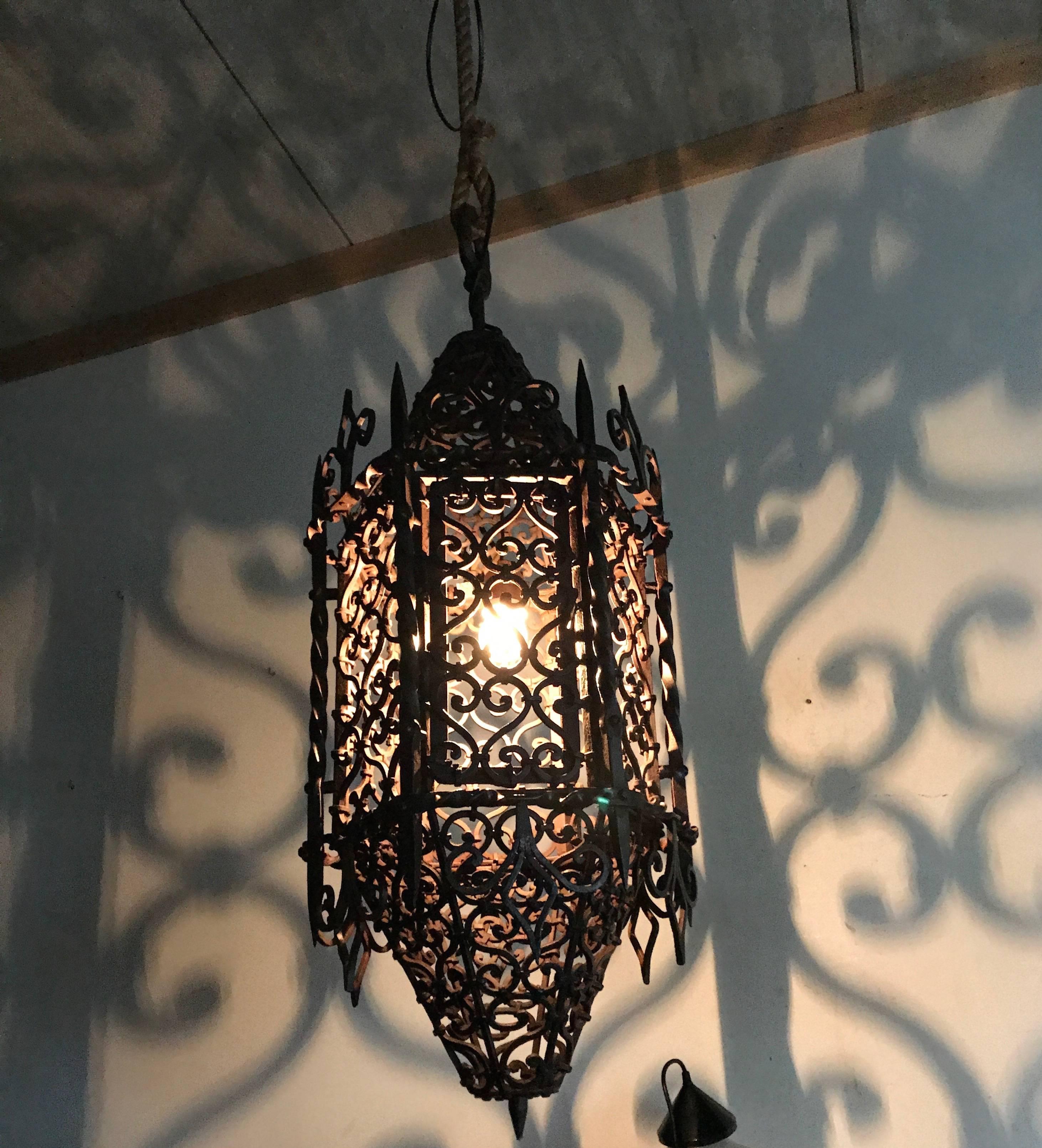 European Large Moorish Style Hand crafted Wrought Iron Porch Lantern Wall Pendant Light 